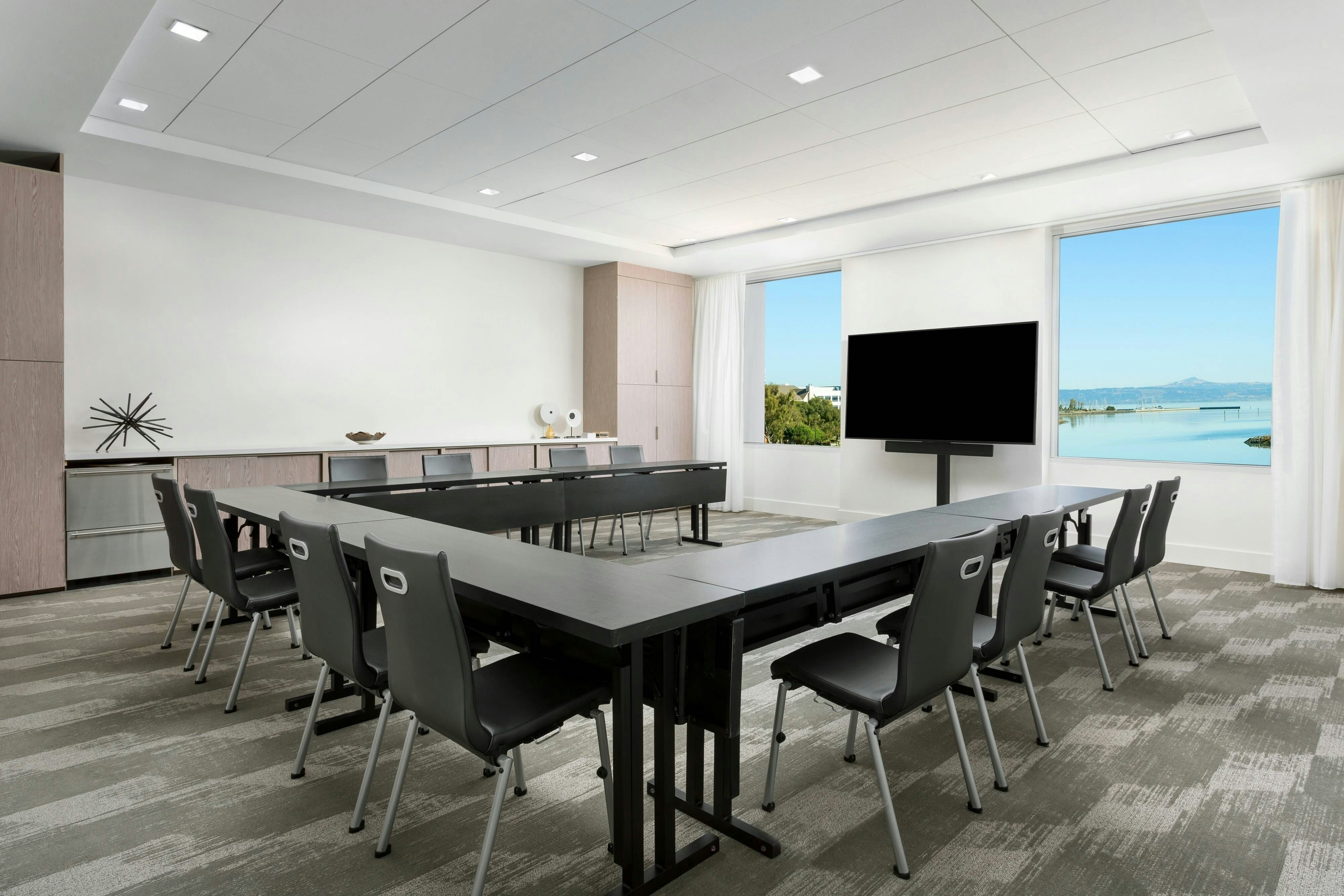 AC Hotel San Francisco Airport/Oyster Point Waterfront