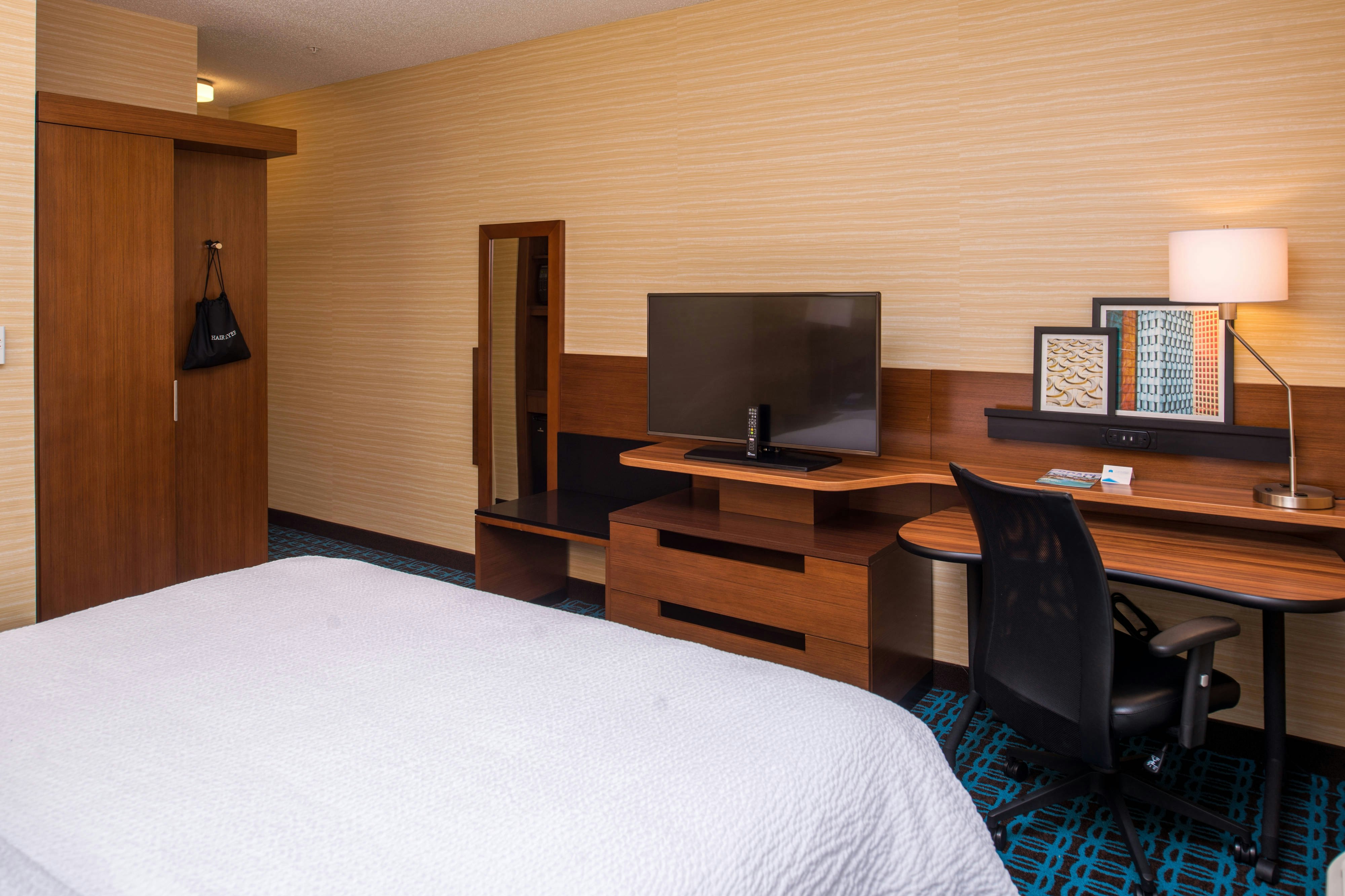 Fairfield by Marriott Inn & Suites St. Louis Westport