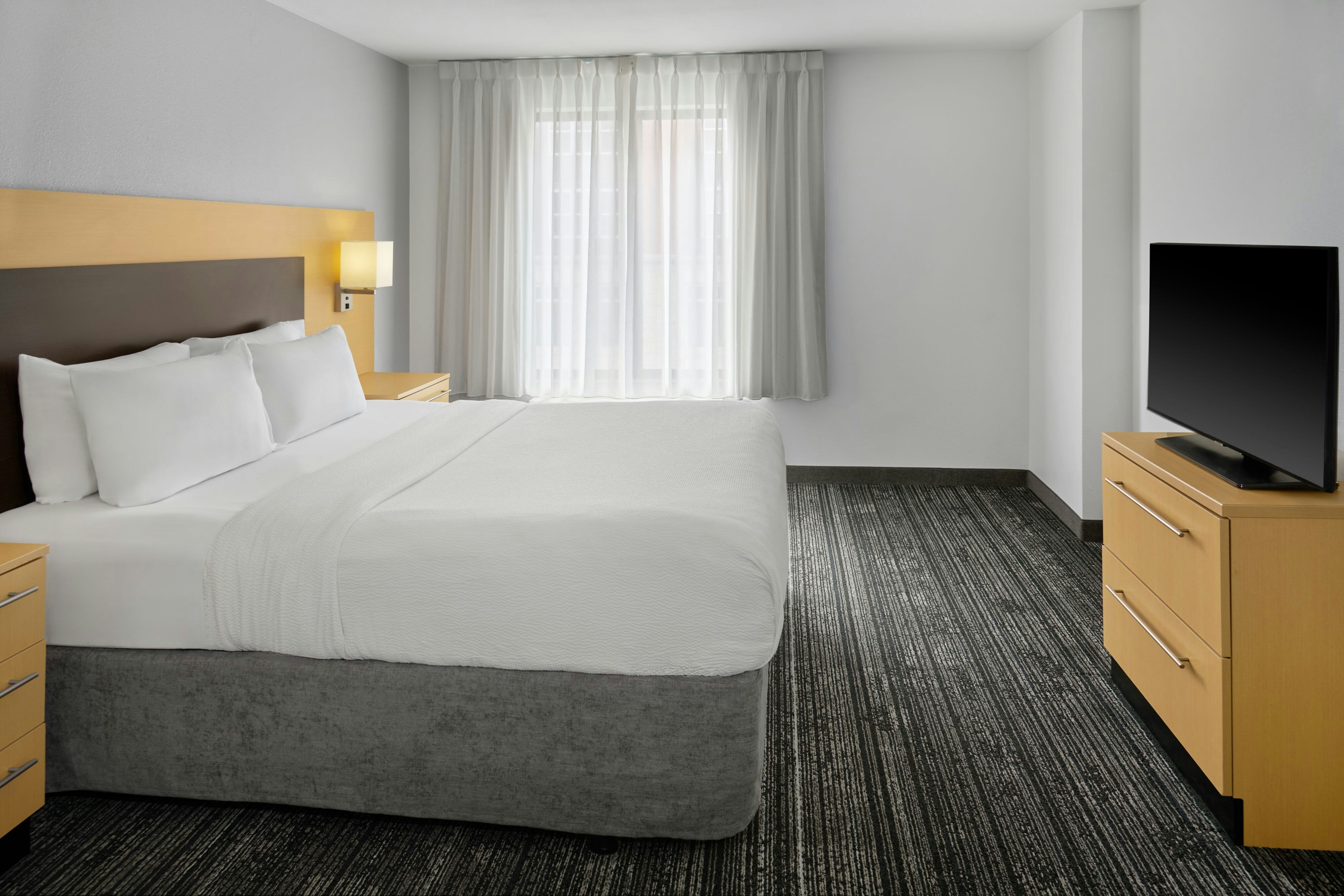 TownePlace Suites by Marriott Lawrence Downtown
