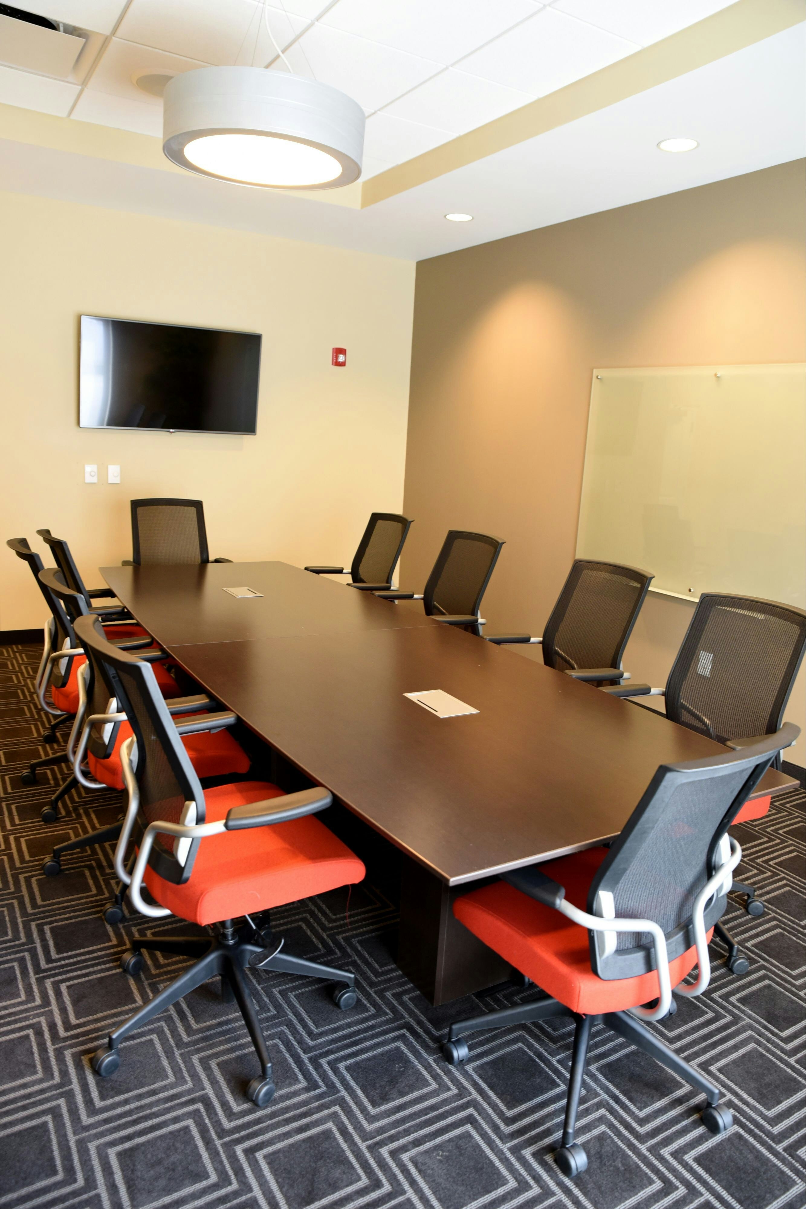 TownePlace Suites by Marriott Lawrence Downtown