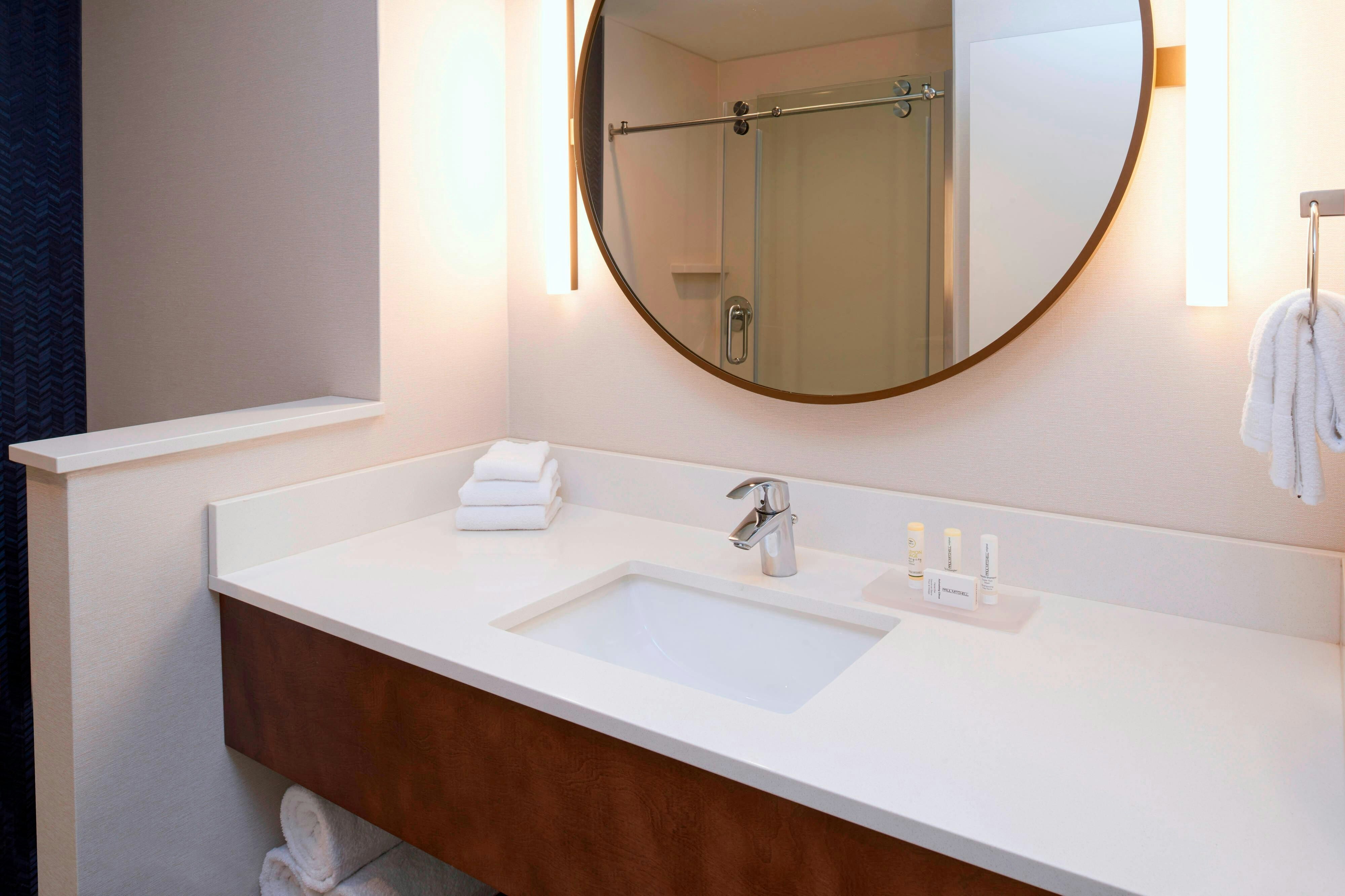 Fairfield by Marriott Inn & Suites Columbus, IN