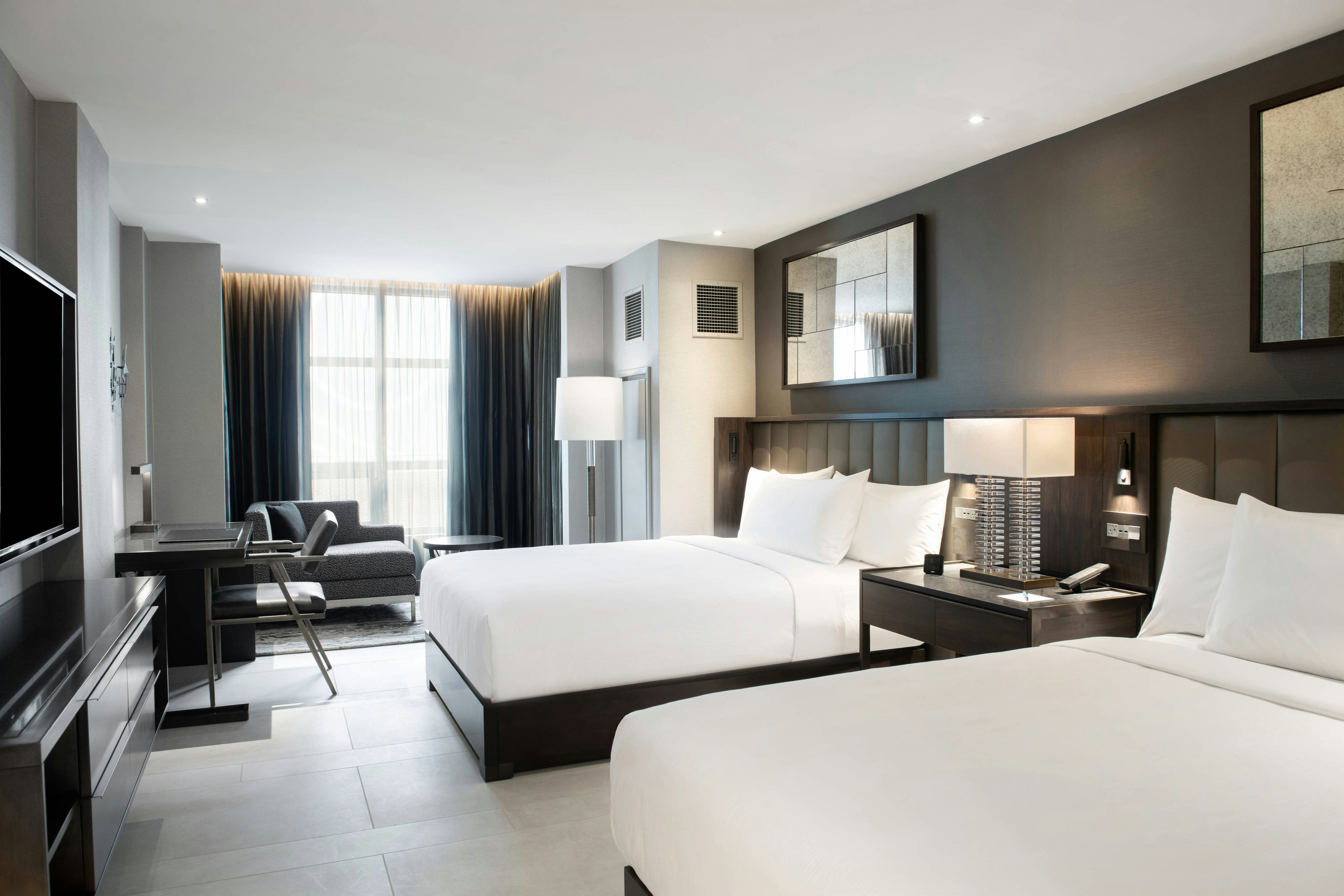 EQNN