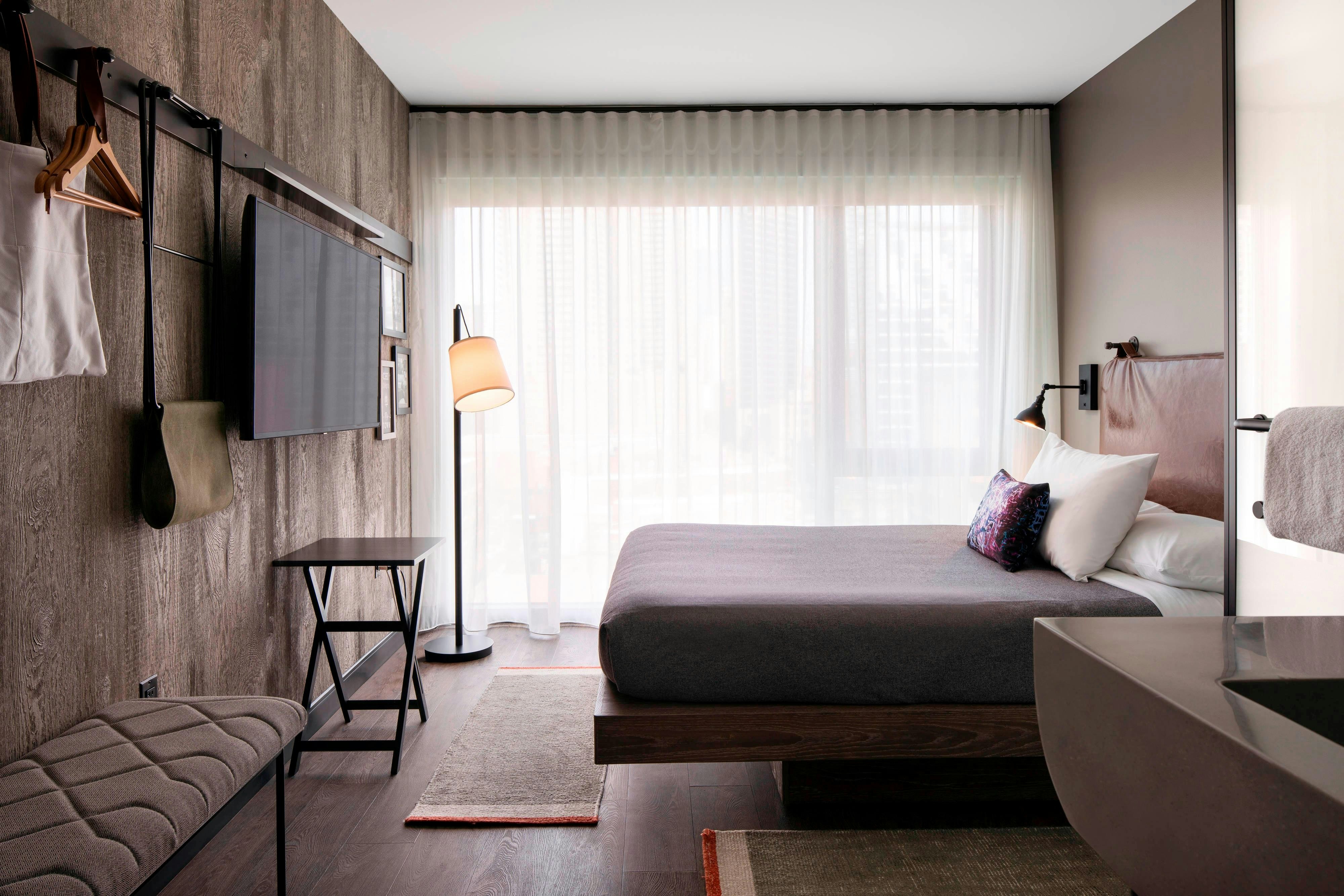 Moxy Chicago Downtown