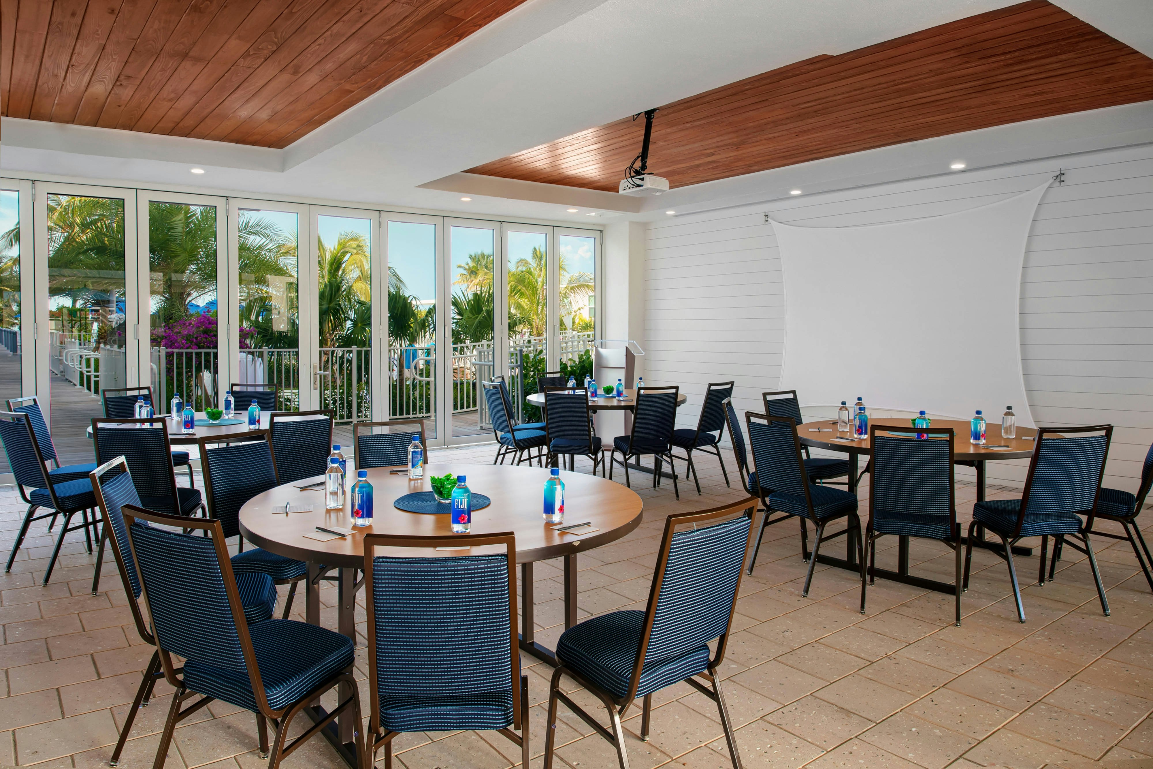 Courtyard by Marriott Faro Blanco Resort
