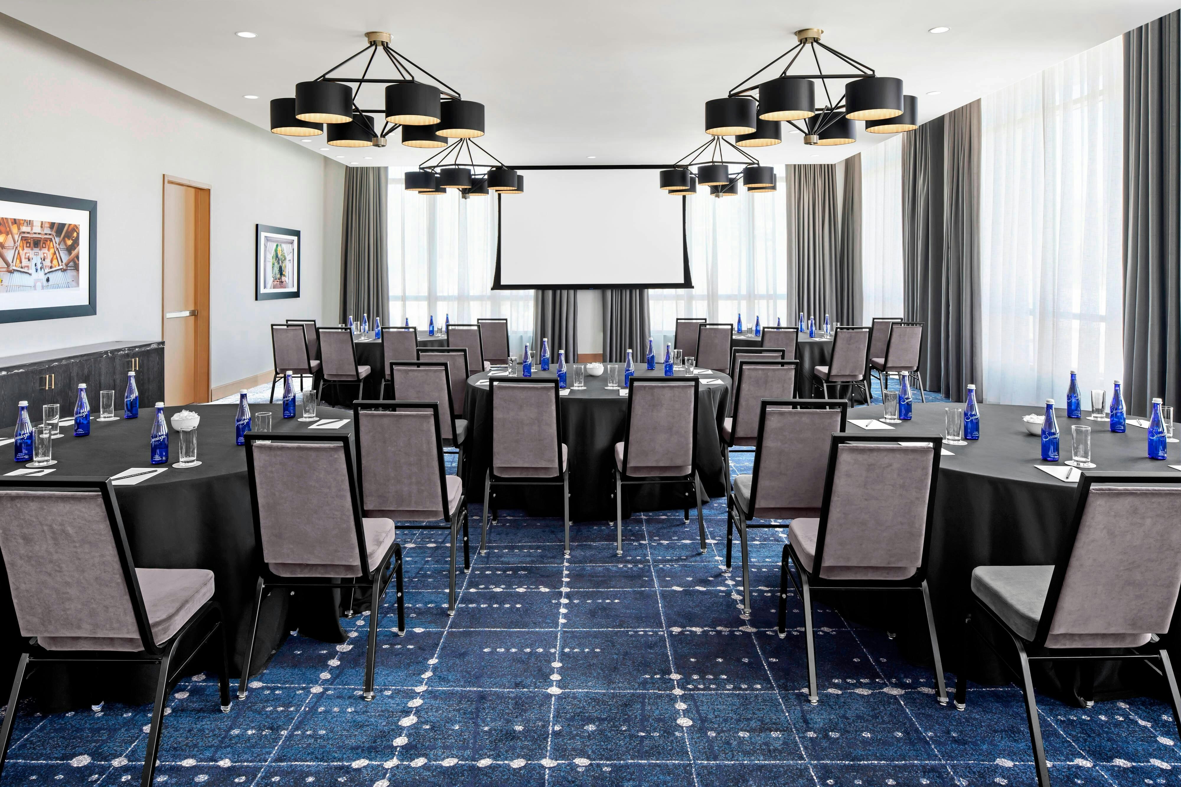 The Oaklander Hotel, Autograph Collection