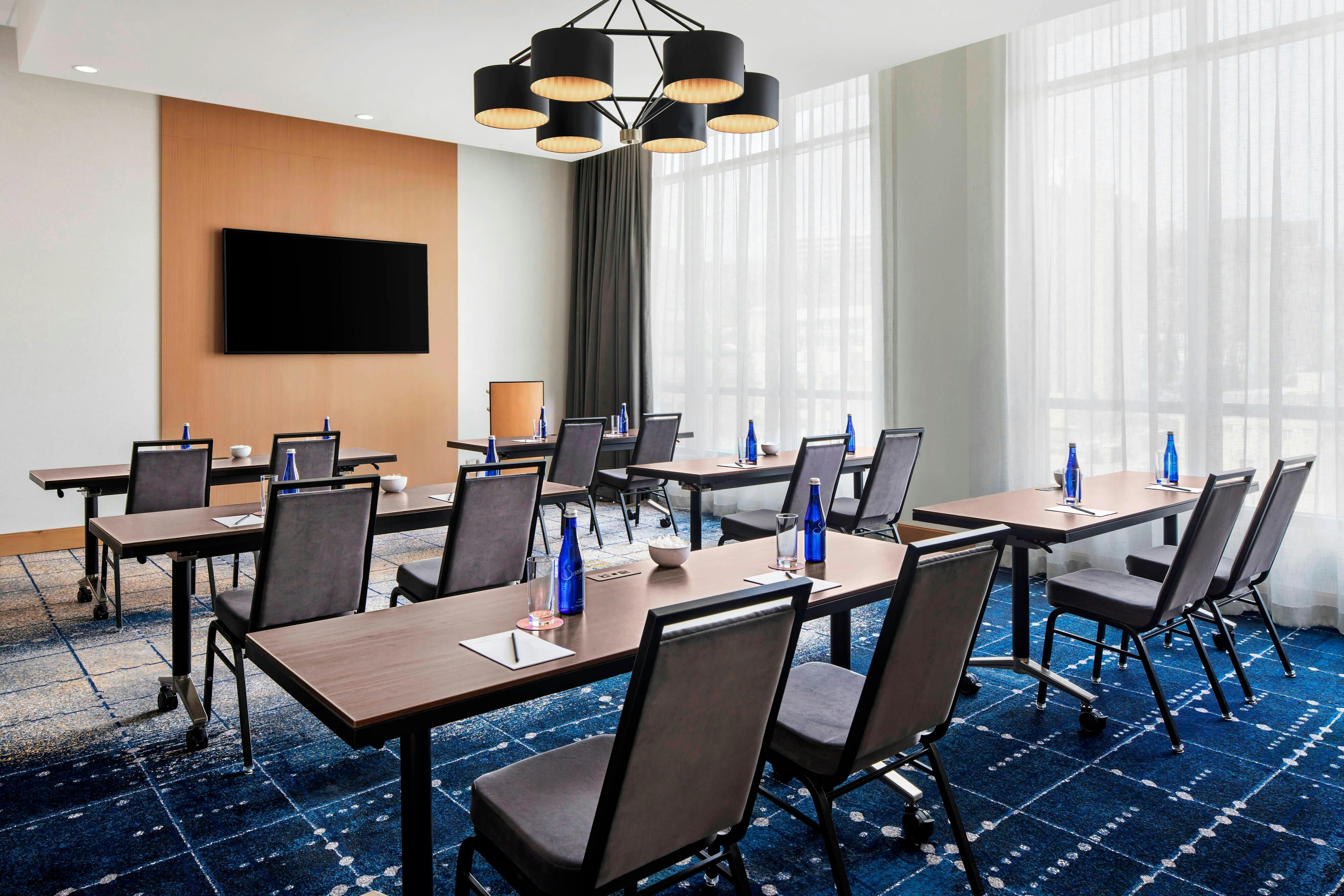 The Oaklander Hotel, Autograph Collection