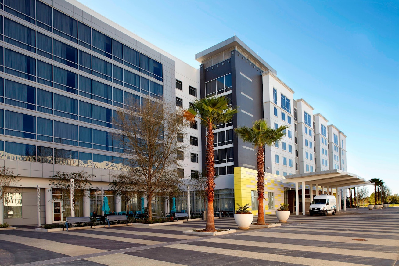 Courtyard by Marriott Orlando Lake Nona