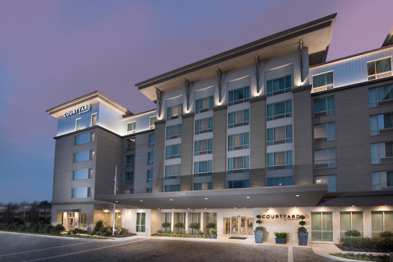 Courtyard by Marriott Atlanta Alpharetta/Avalon Area
