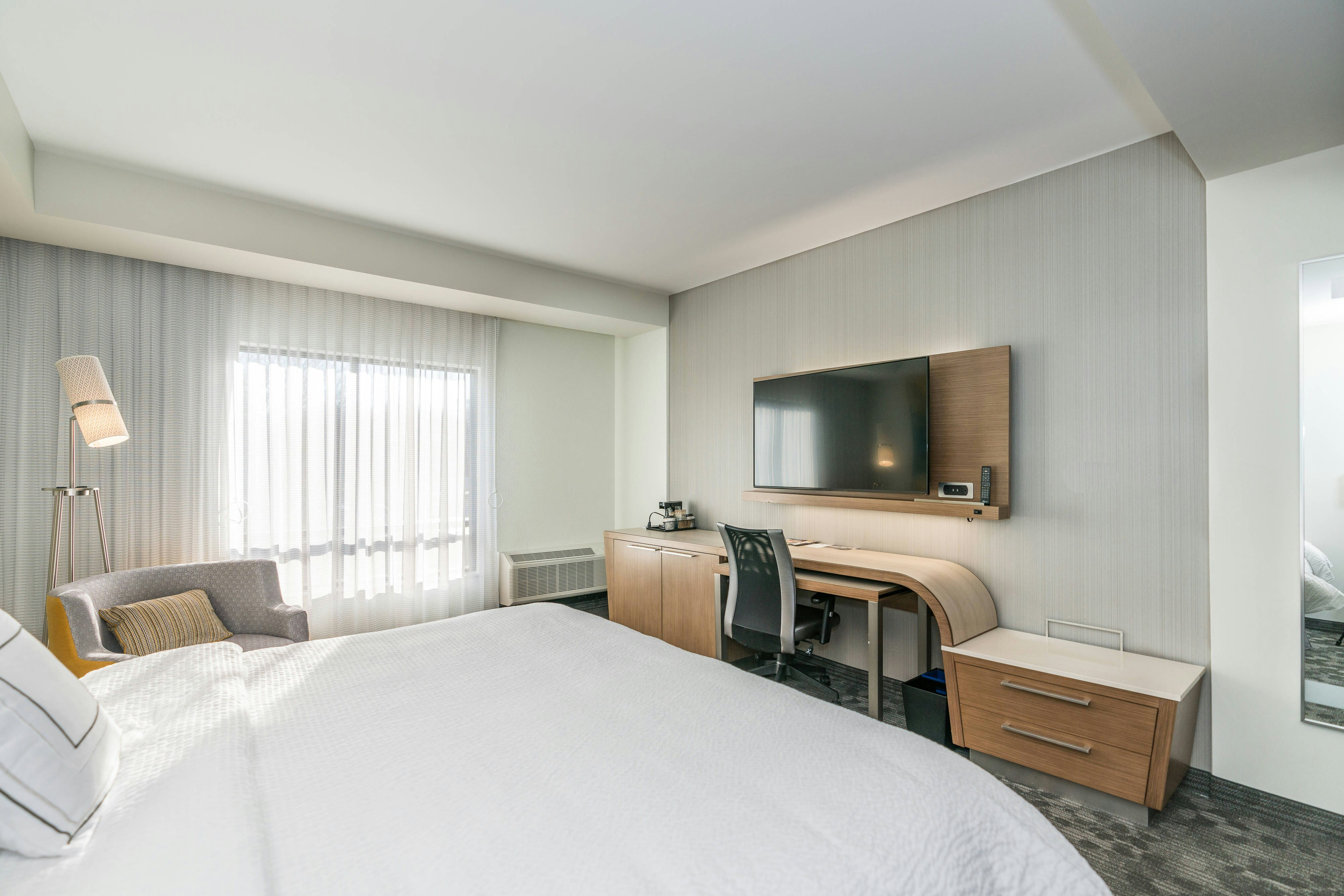 Courtyard by Marriott West Springfield