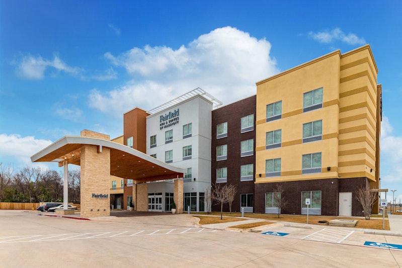 Fairfield by Marriott Inn & Suites Gainesville I-35