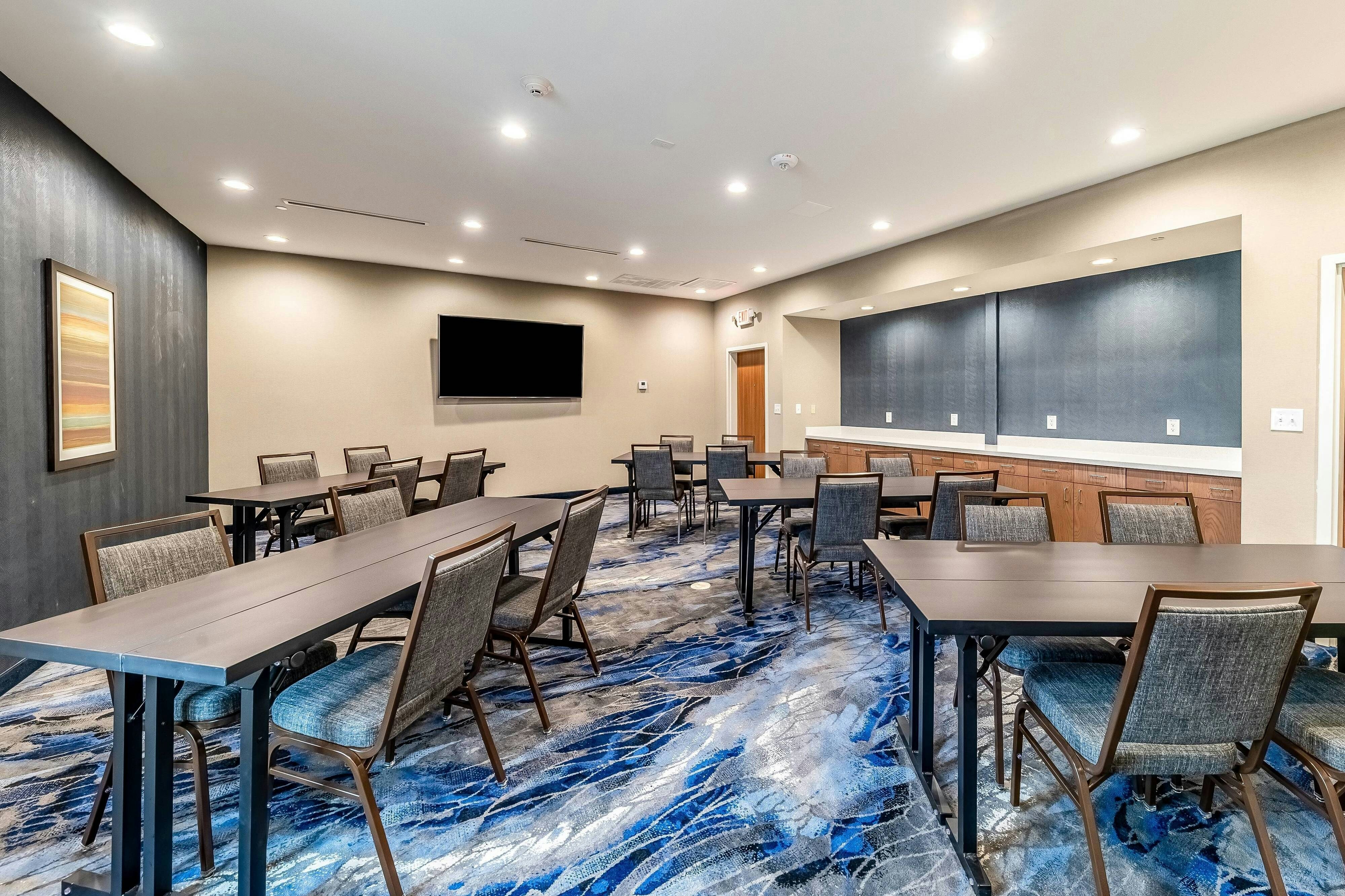 Fairfield by Marriott Inn & Suites Gainesville I-35