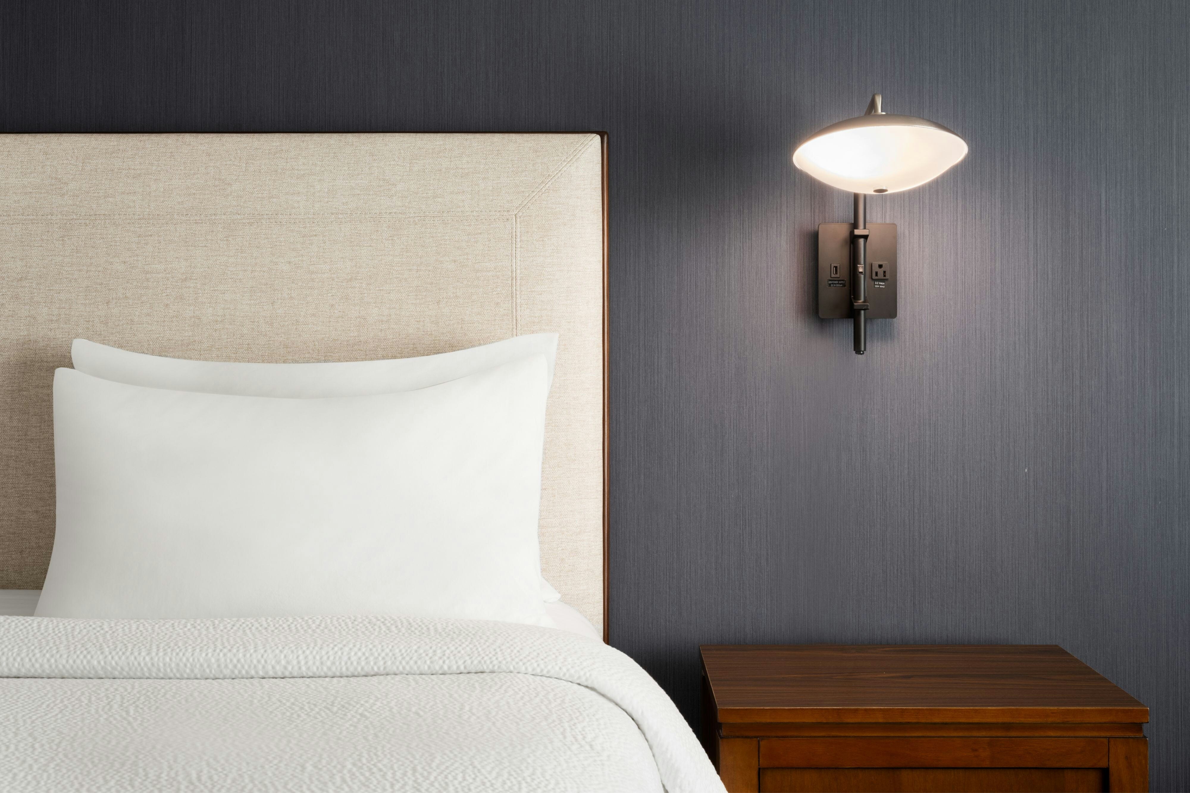 Courtyard by Marriott Seattle SeaTac Airport