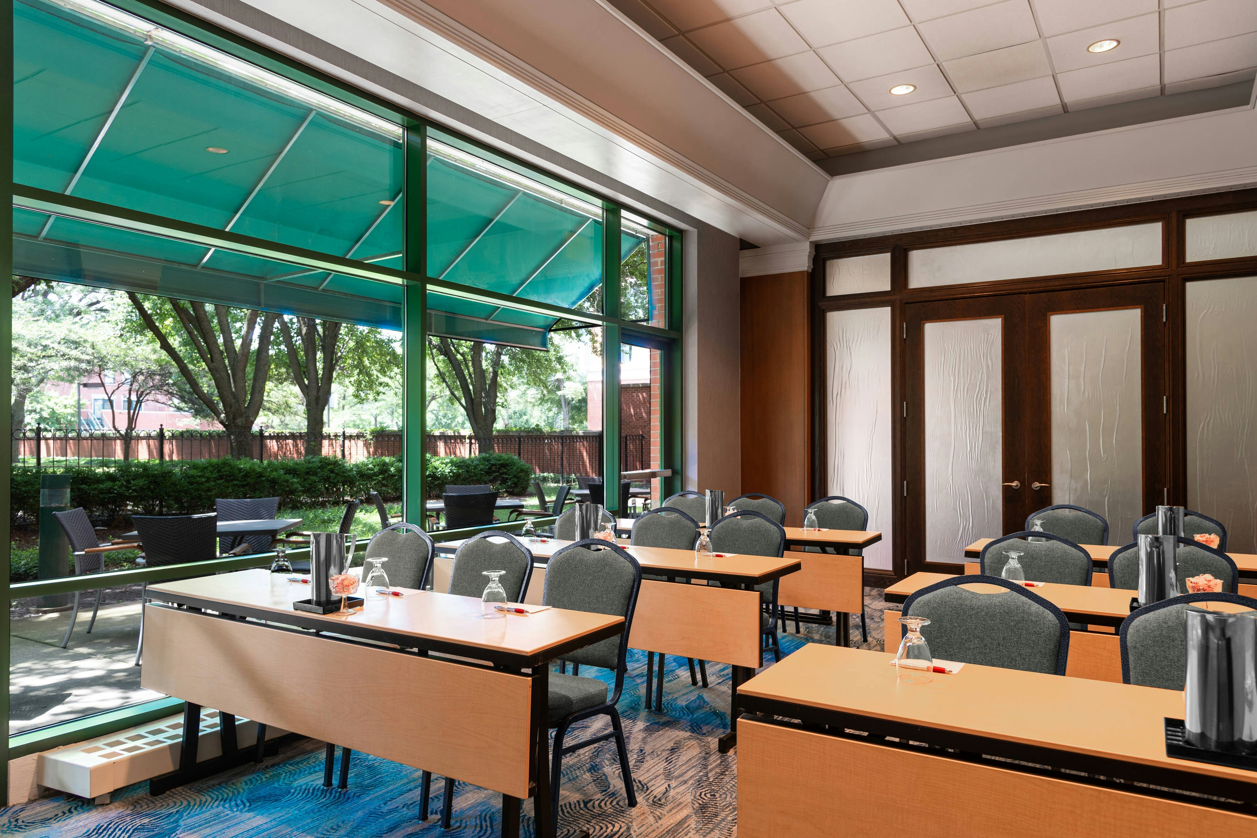 Courtyard by Marriott Chicago at Medical District/UIC