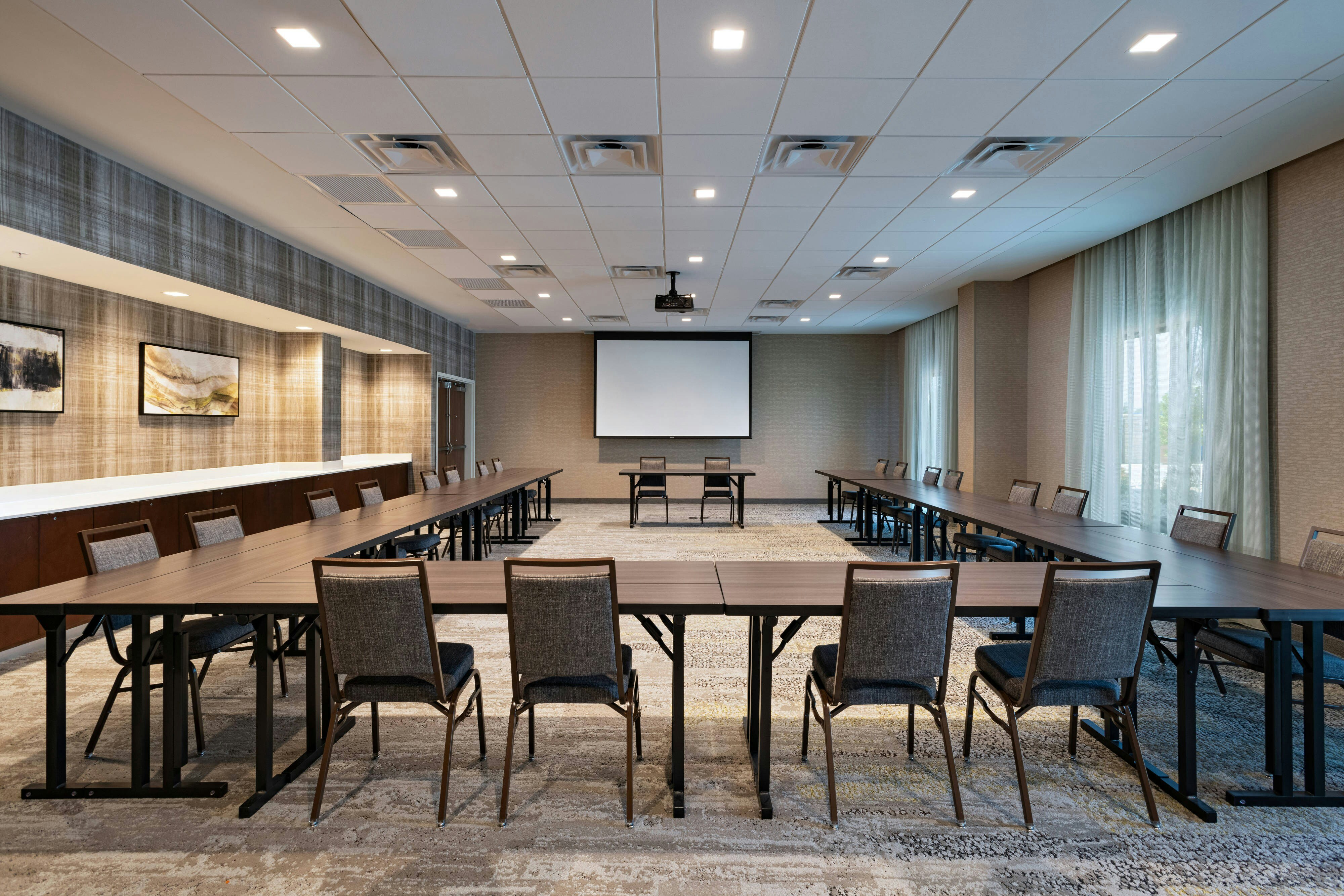 Courtyard by Marriott Dallas Grand Prairie