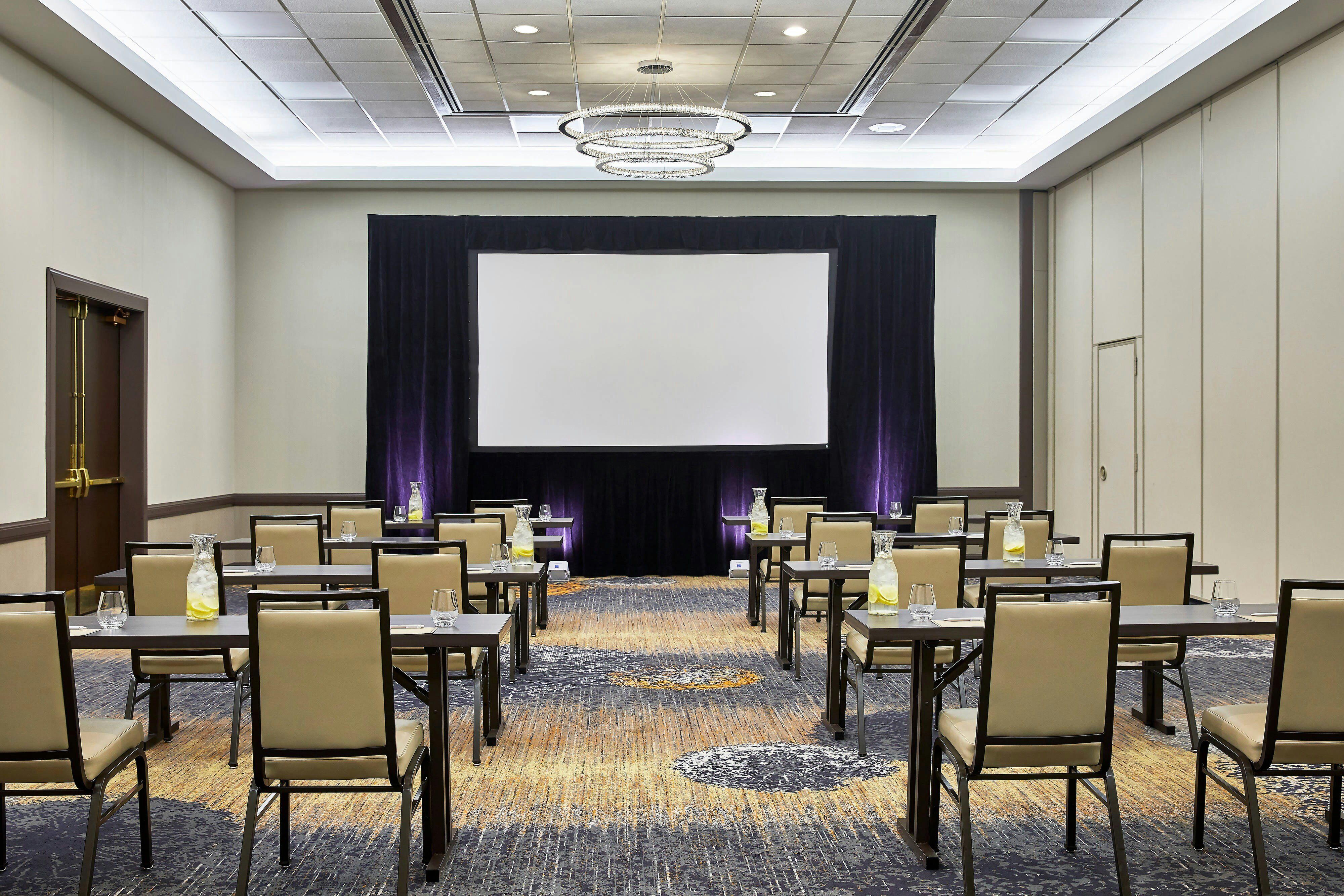 Renaissance Chicago Glenview Suites Hotel
