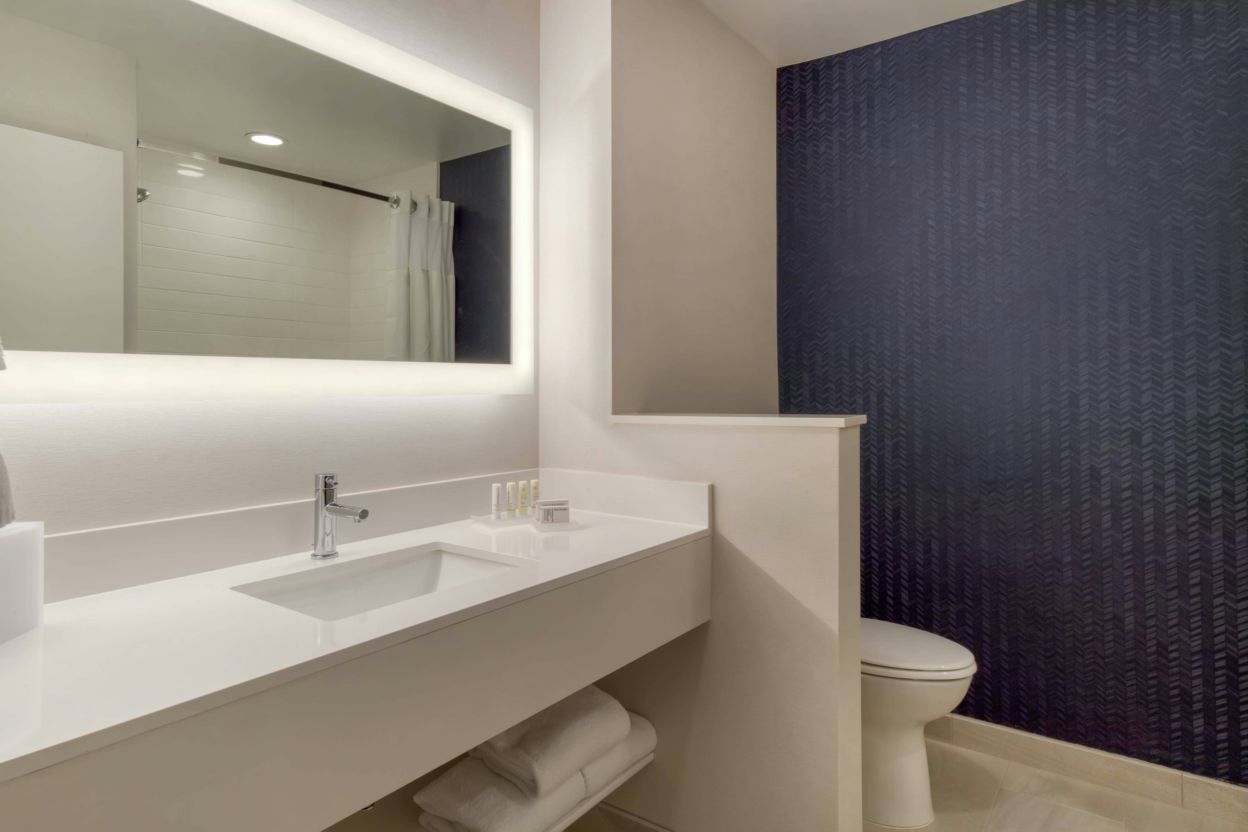 Fairfield by Marriott Inn & Suites Charlotte Belmont