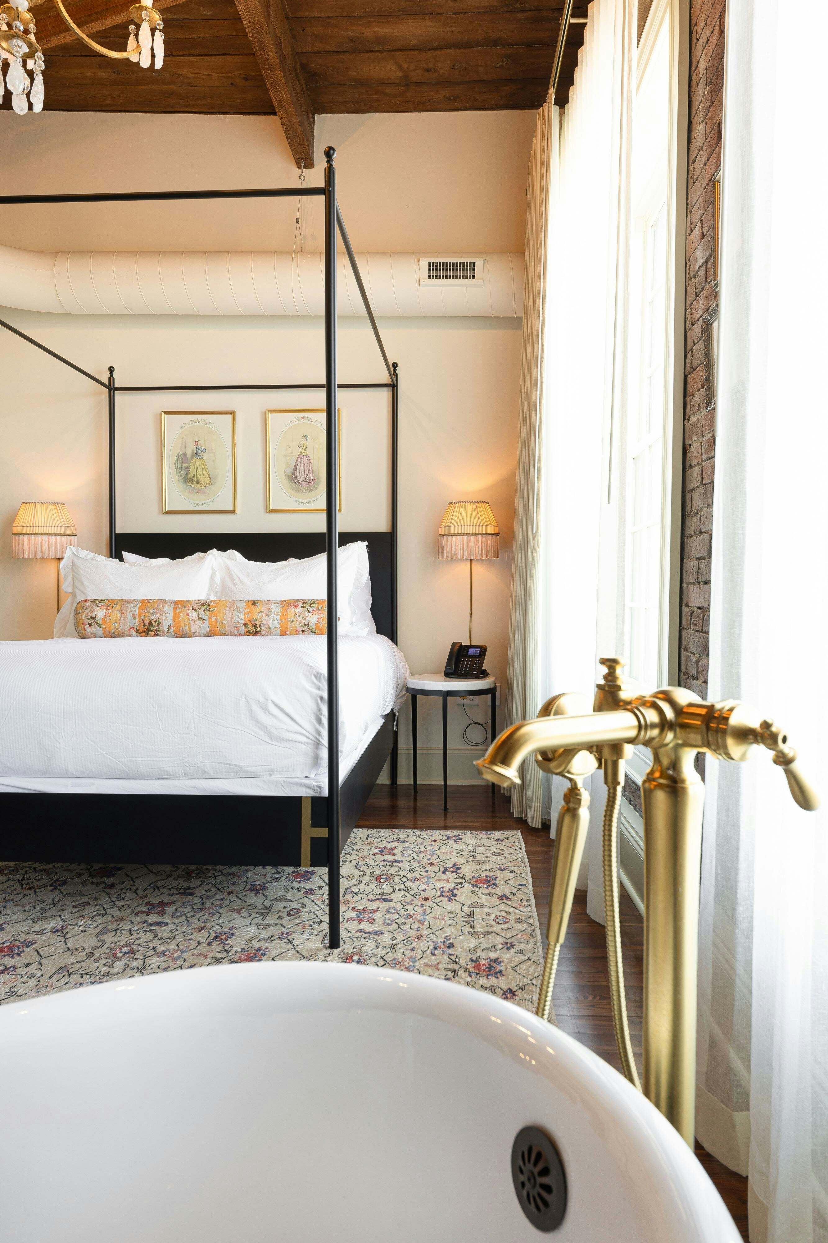 Hotel Cleo, Knoxville Downtown, a Tribute Portfolio Hotel