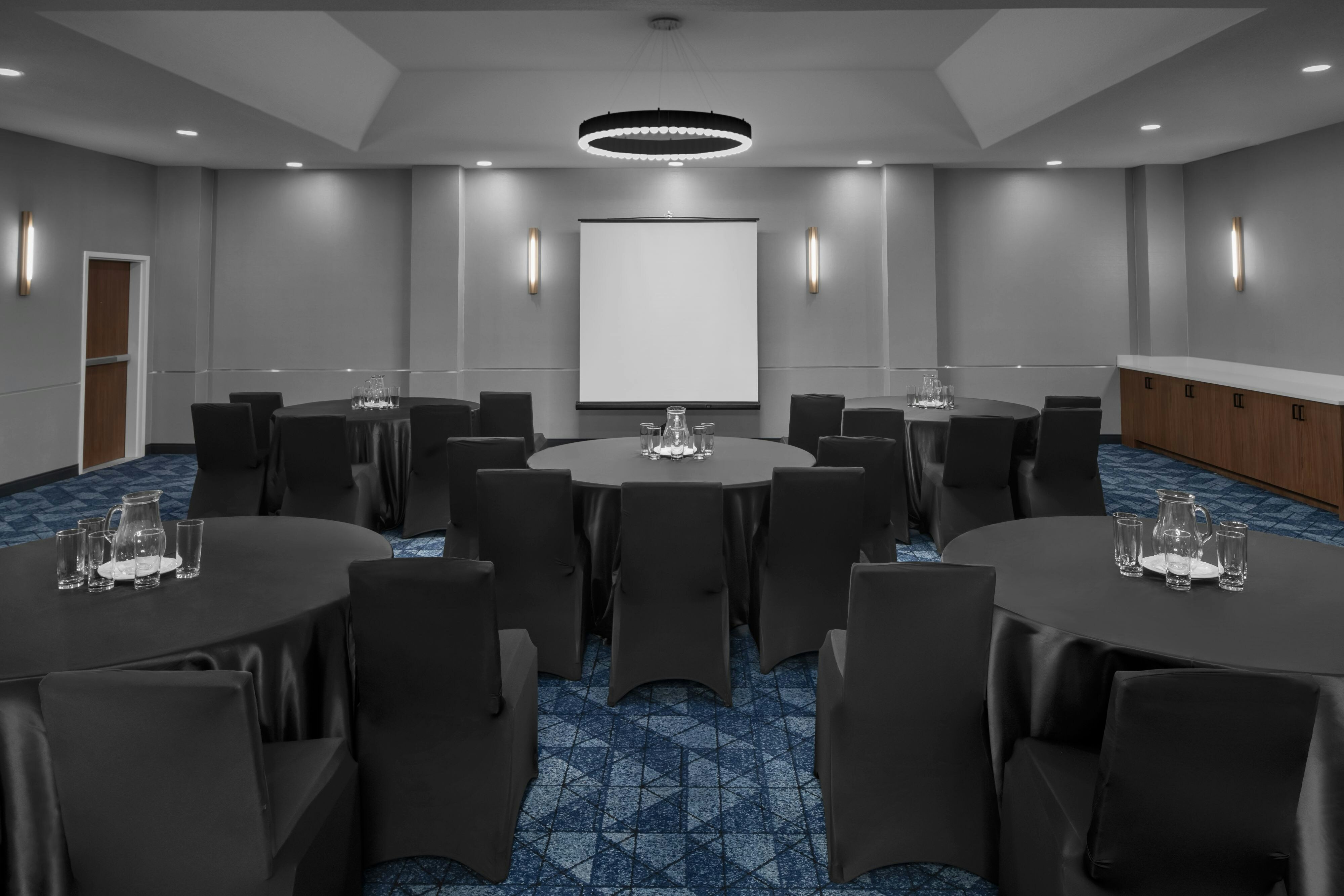 Courtyard by Marriott San Jose Airport