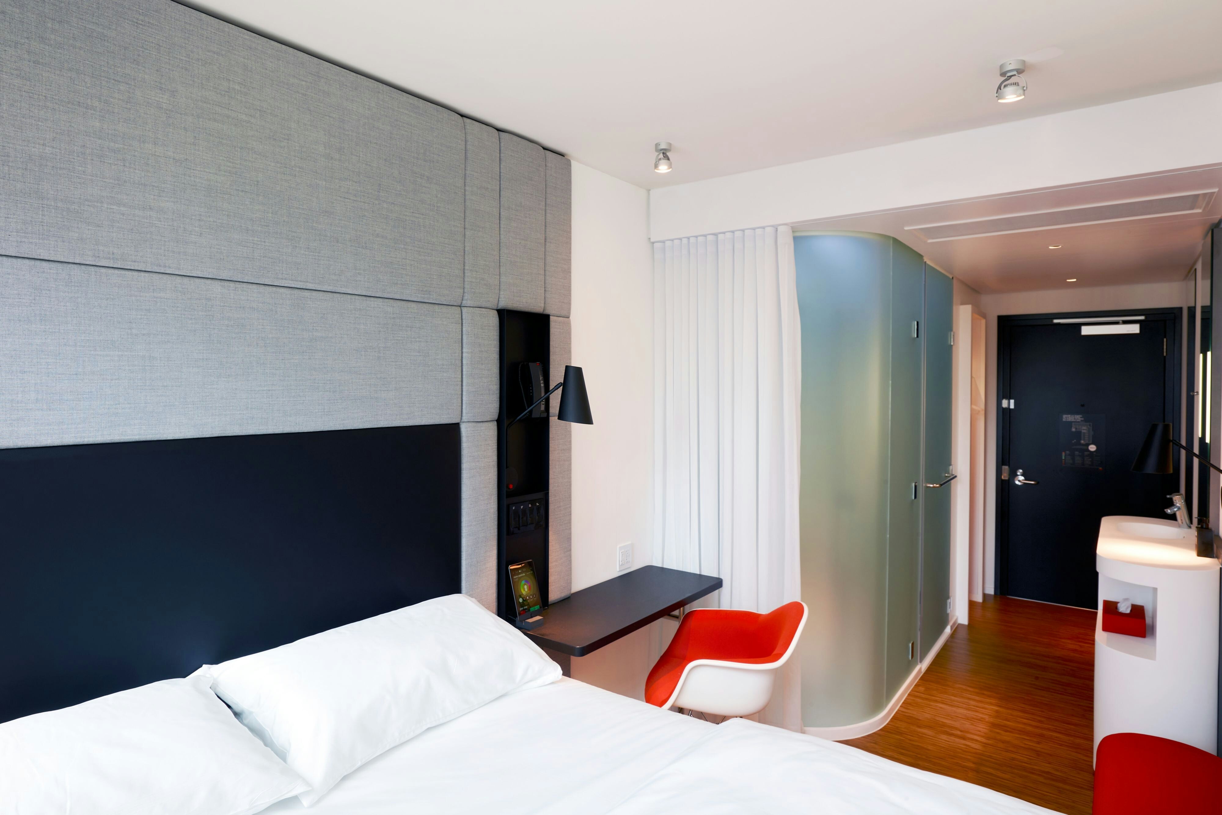 citizenM Los Angeles Downtown