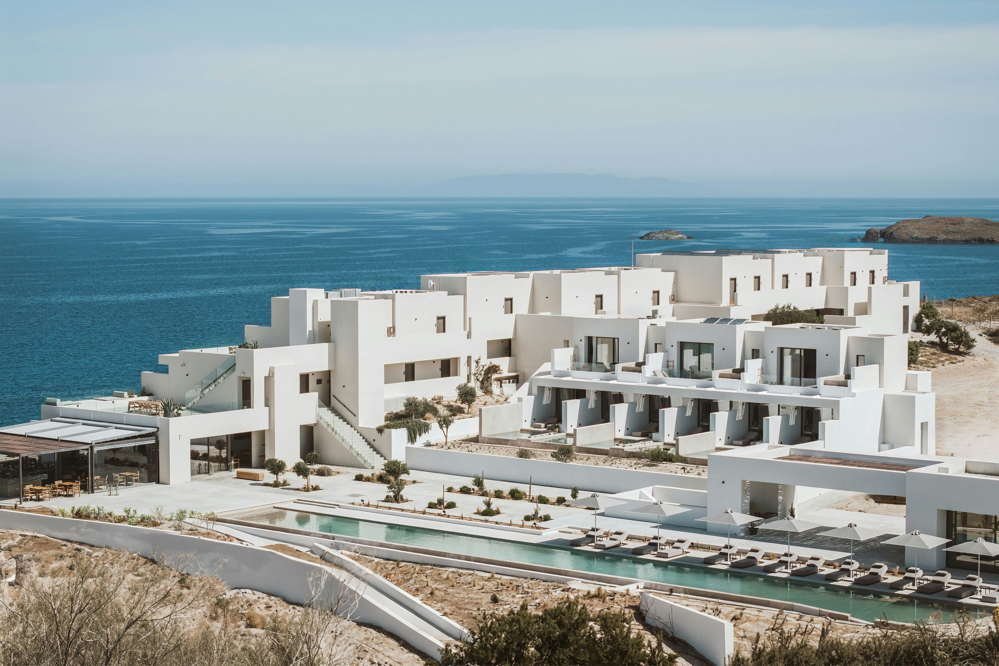 White Coast Pool Suites Small Luxury Hotels – Mitakas