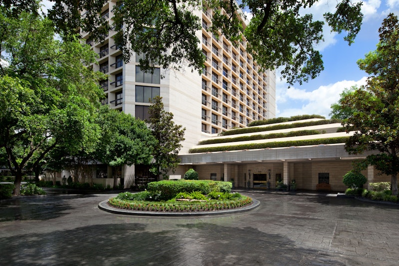 Houston Grand Hotel – River Oaks