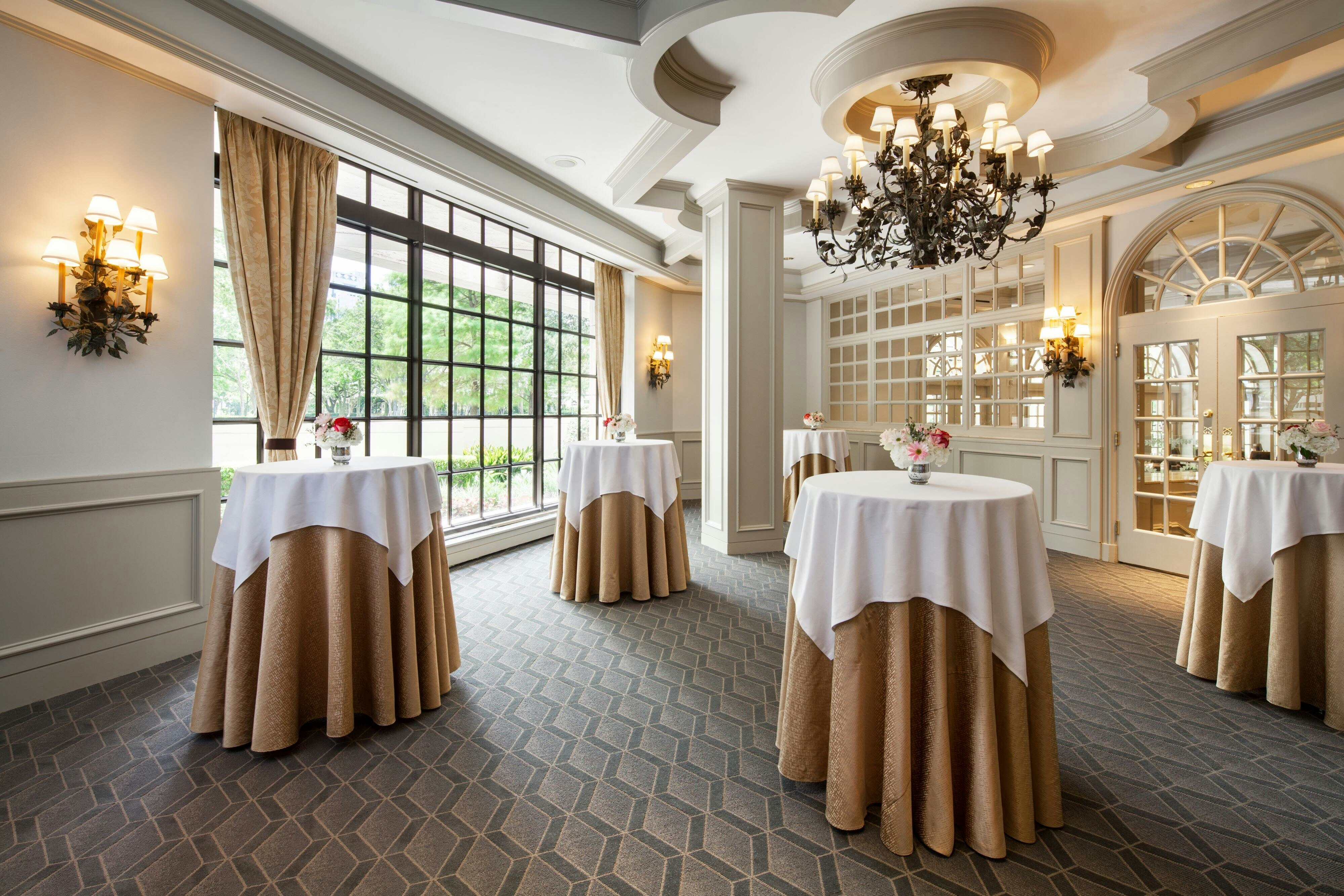 Houston Grand Hotel – River Oaks