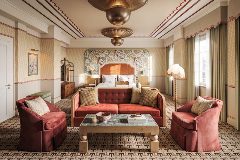 The Stoneleigh, Autograph Collection