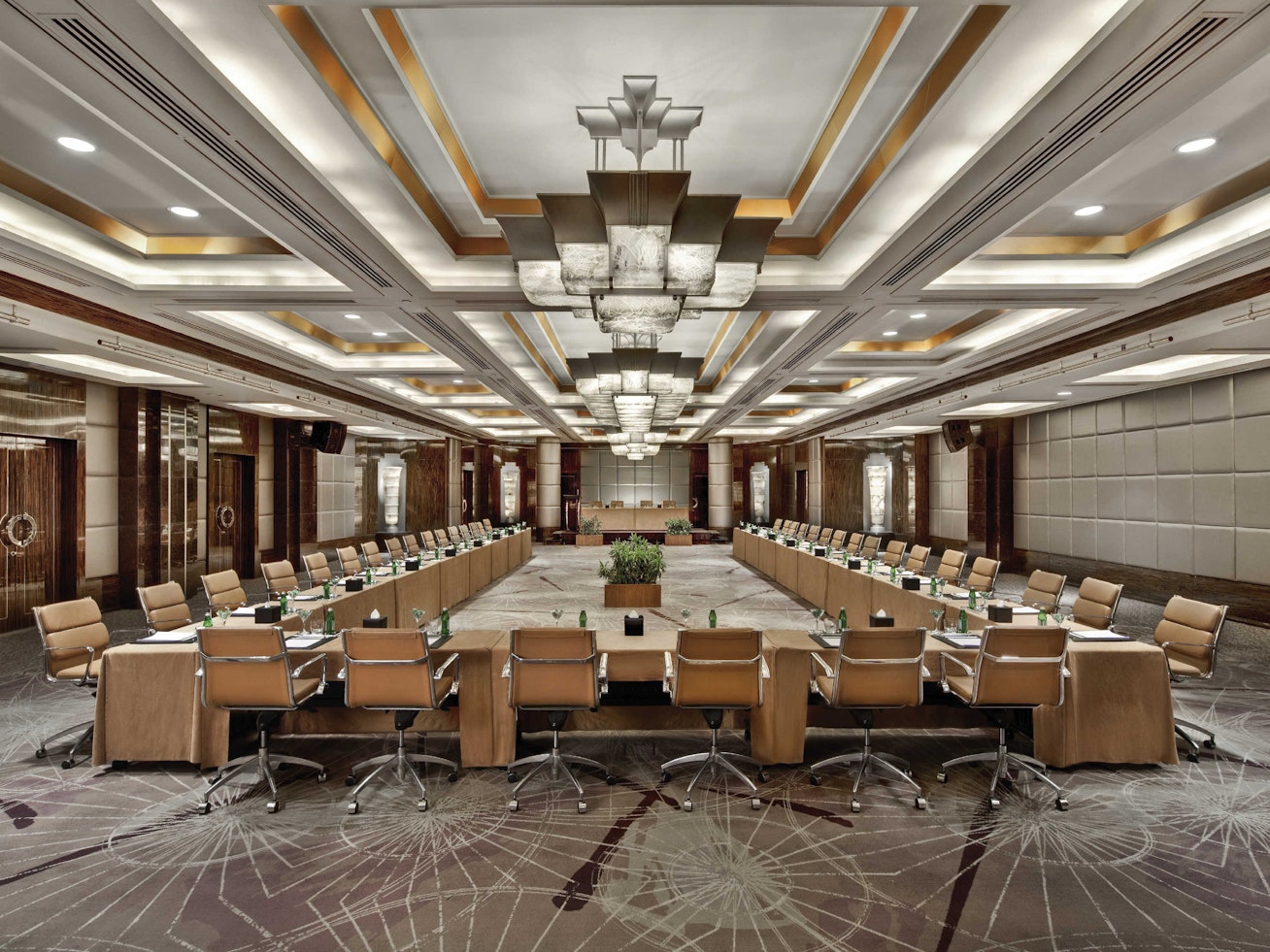 Fairmont Nile City Hotel, Cairo