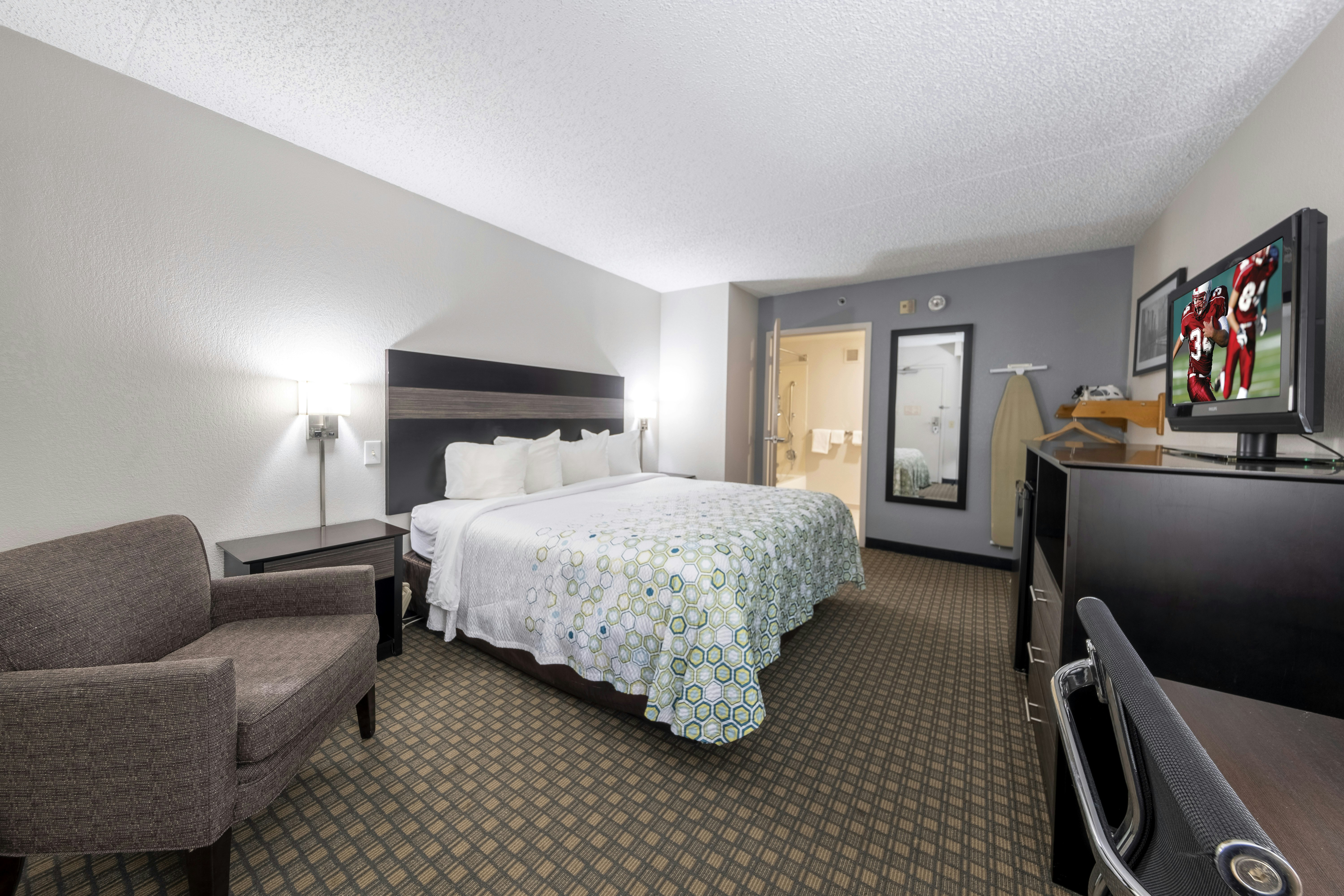 HomeTown Inn East Syracuse