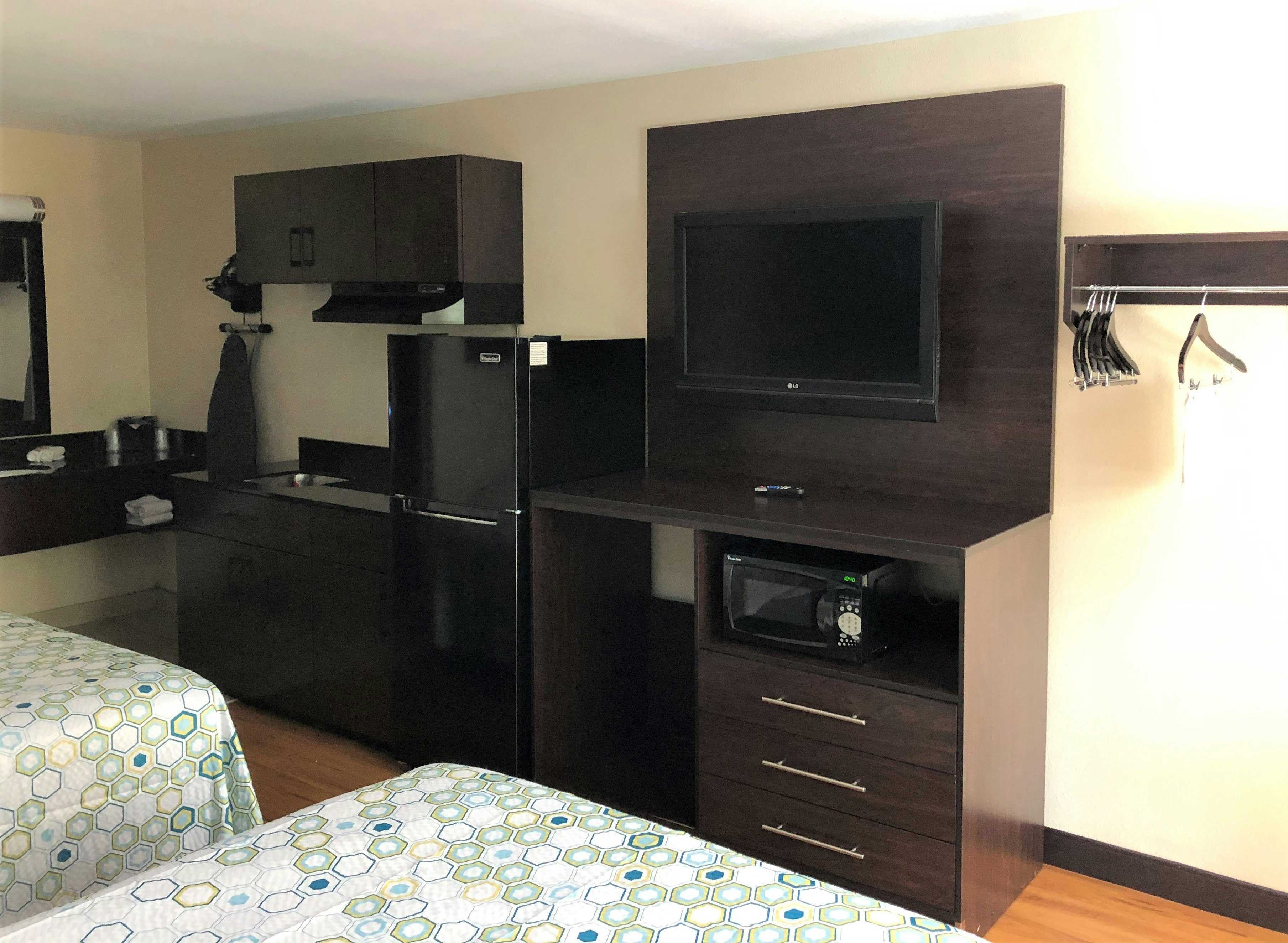HomeTowne Studios Bordentown – McGuire AFB