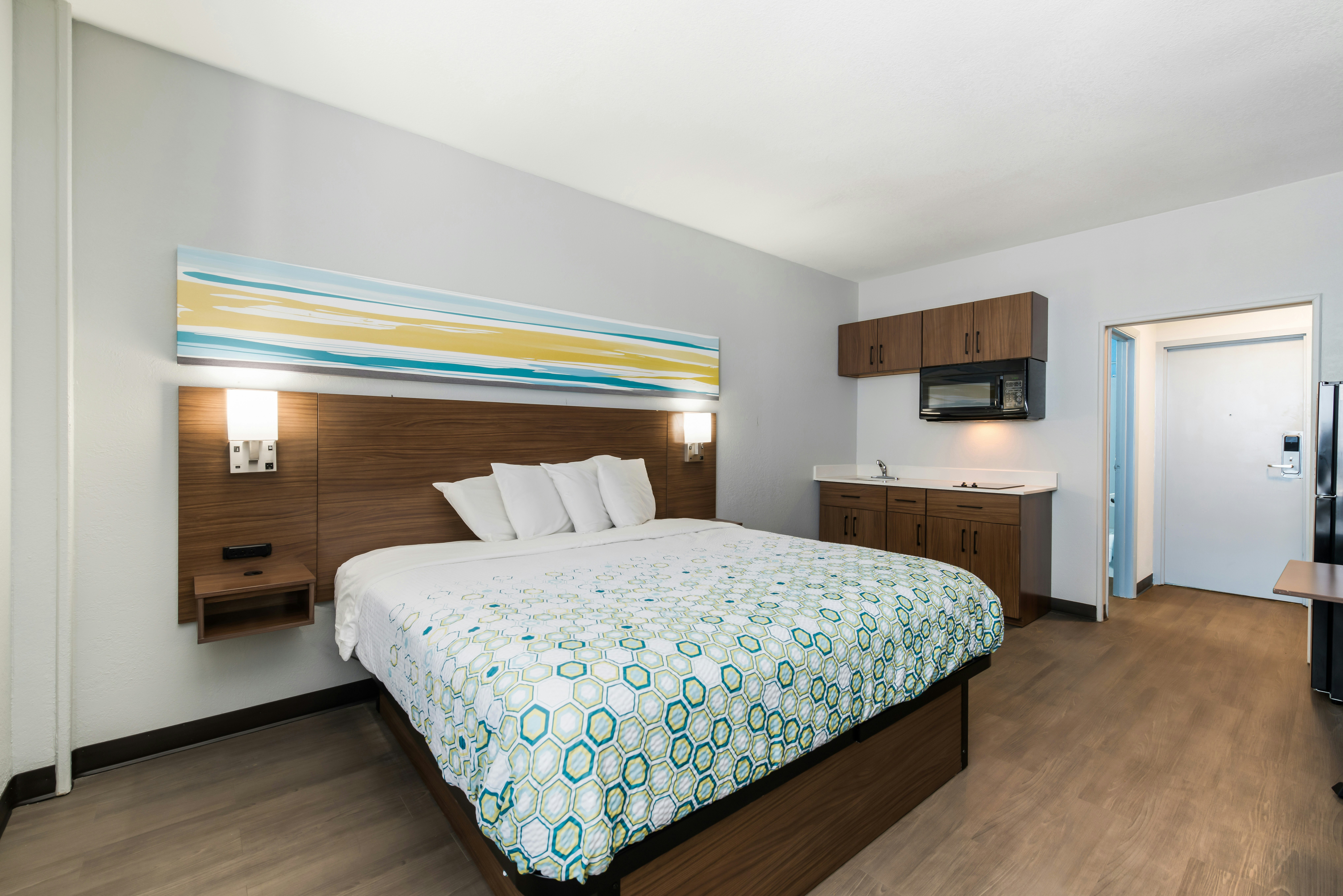 HomeTowne Studios Newport News – Hampton West