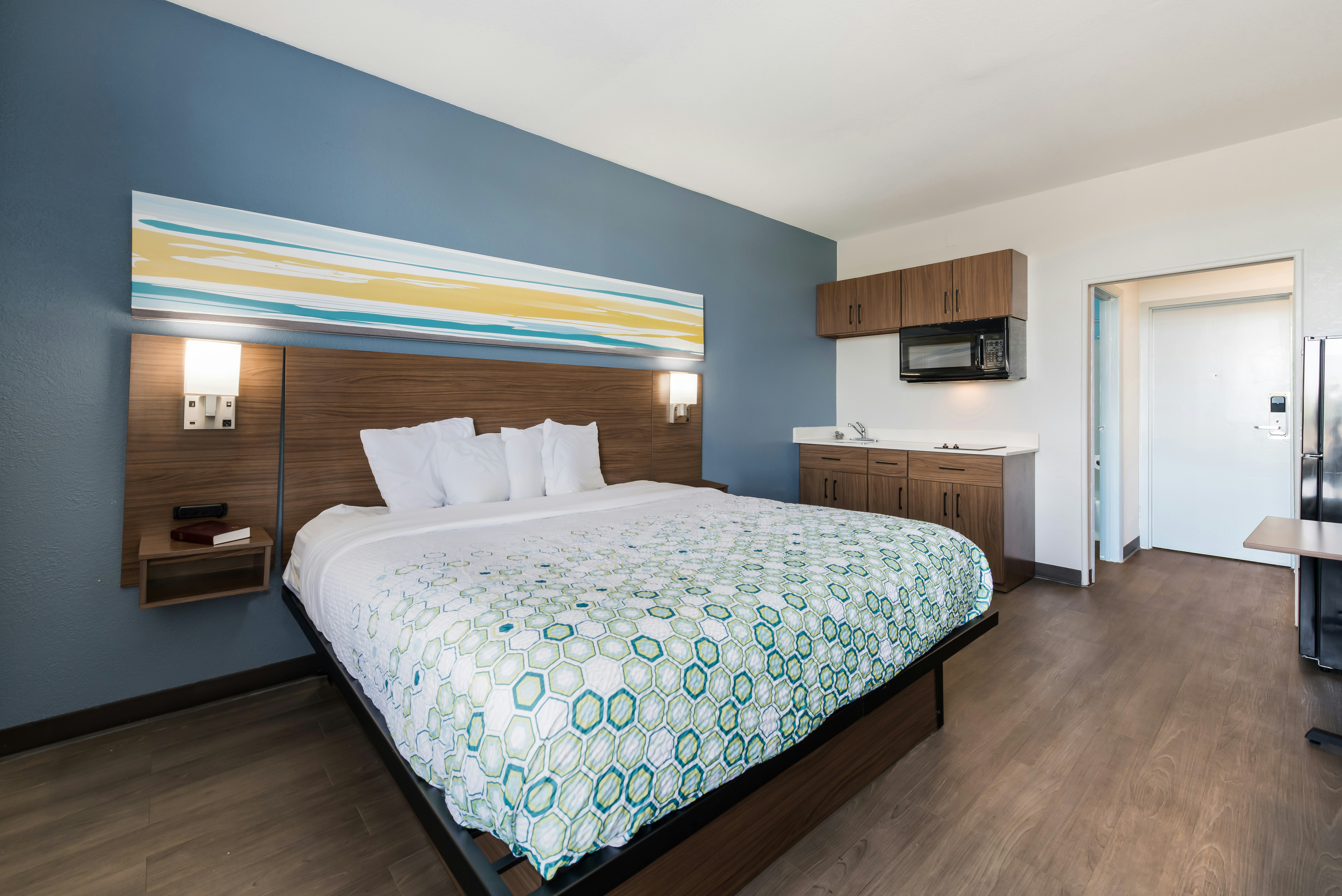 HomeTowne Studios Newport News – Hampton West