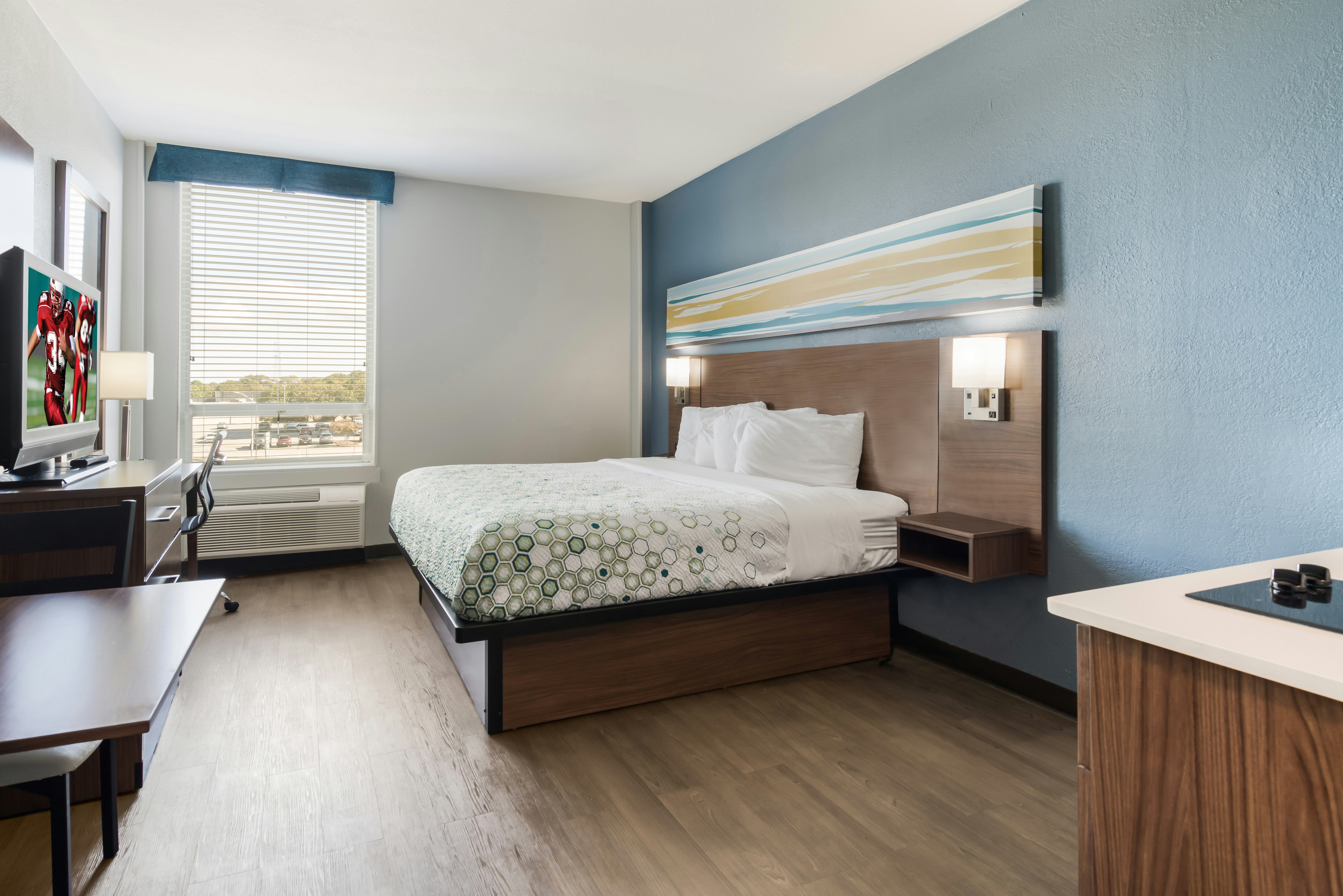 HomeTowne Studios Newport News – Hampton West