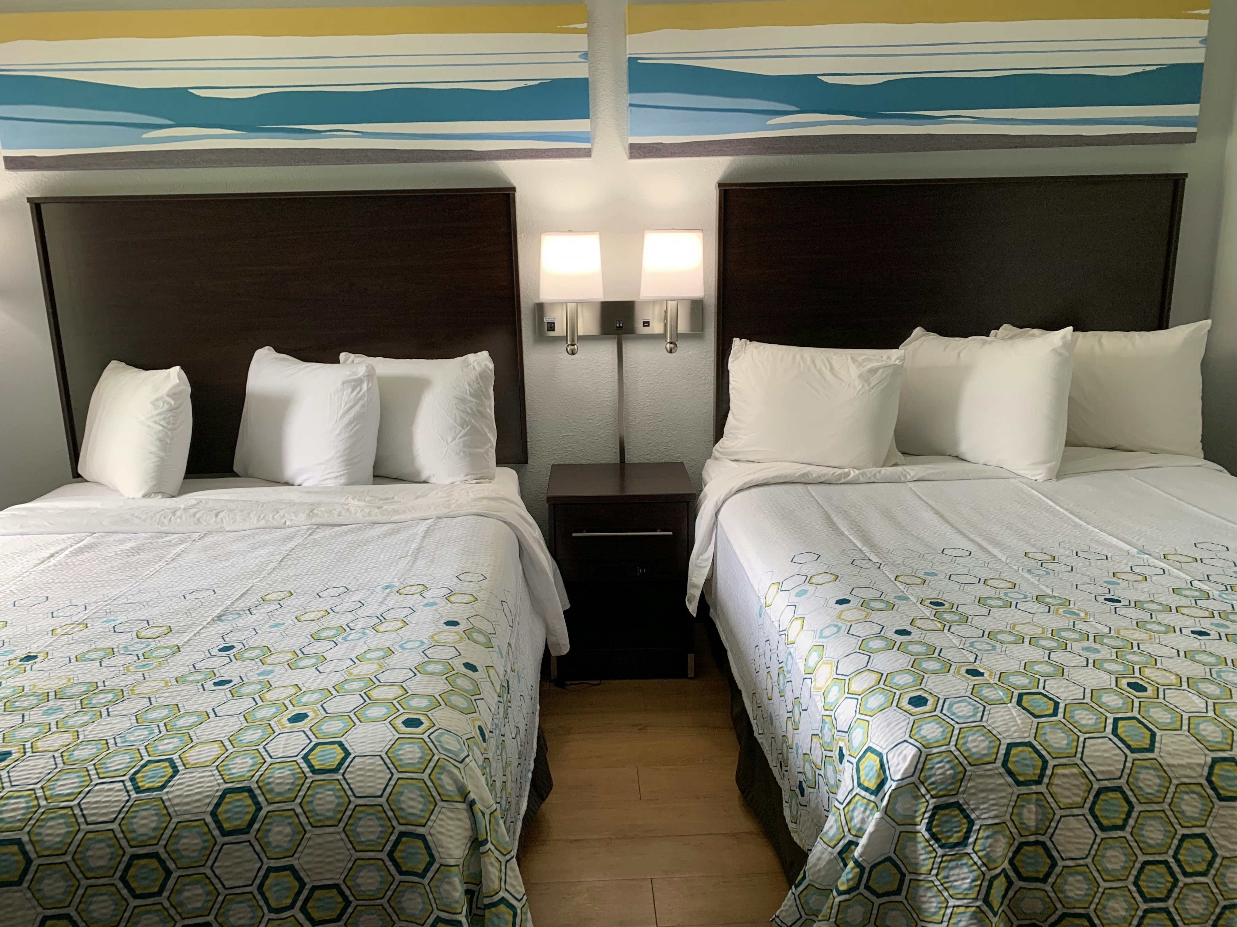 Studio 2 Queen Beds Non-Smoking