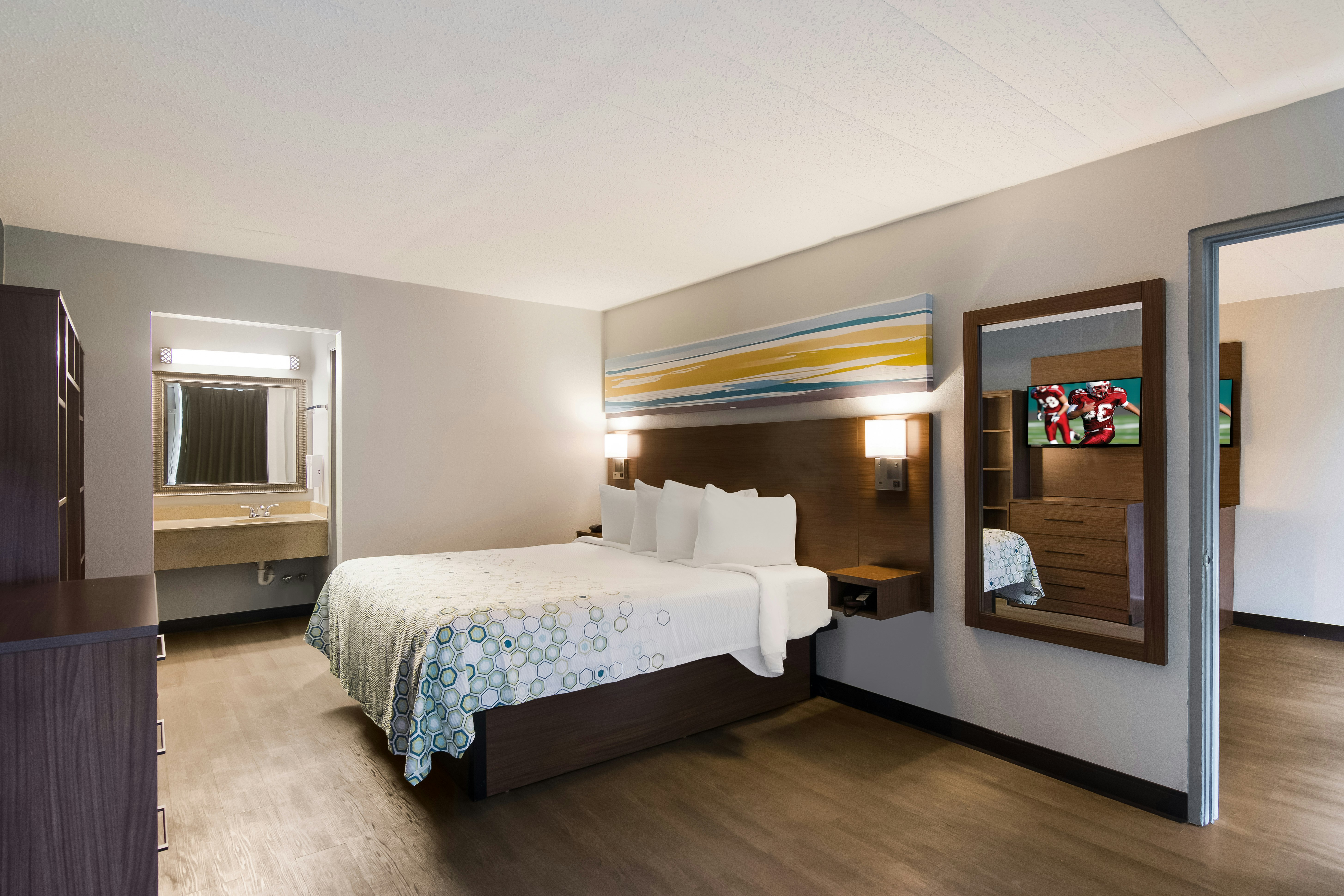 Suite 1 King Bed Non-Smoking
