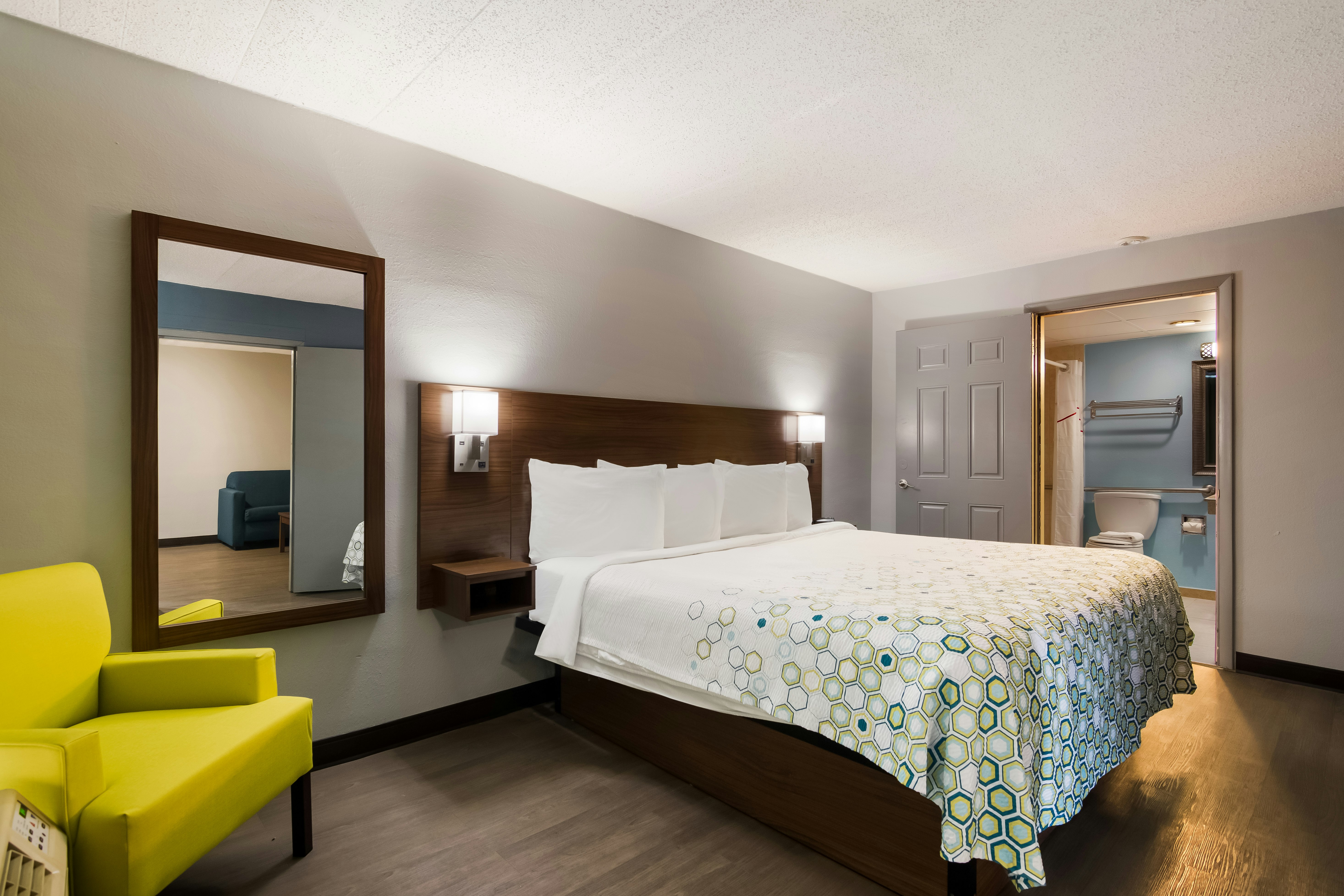 HomeTowne Studios Vero Beach – I-95