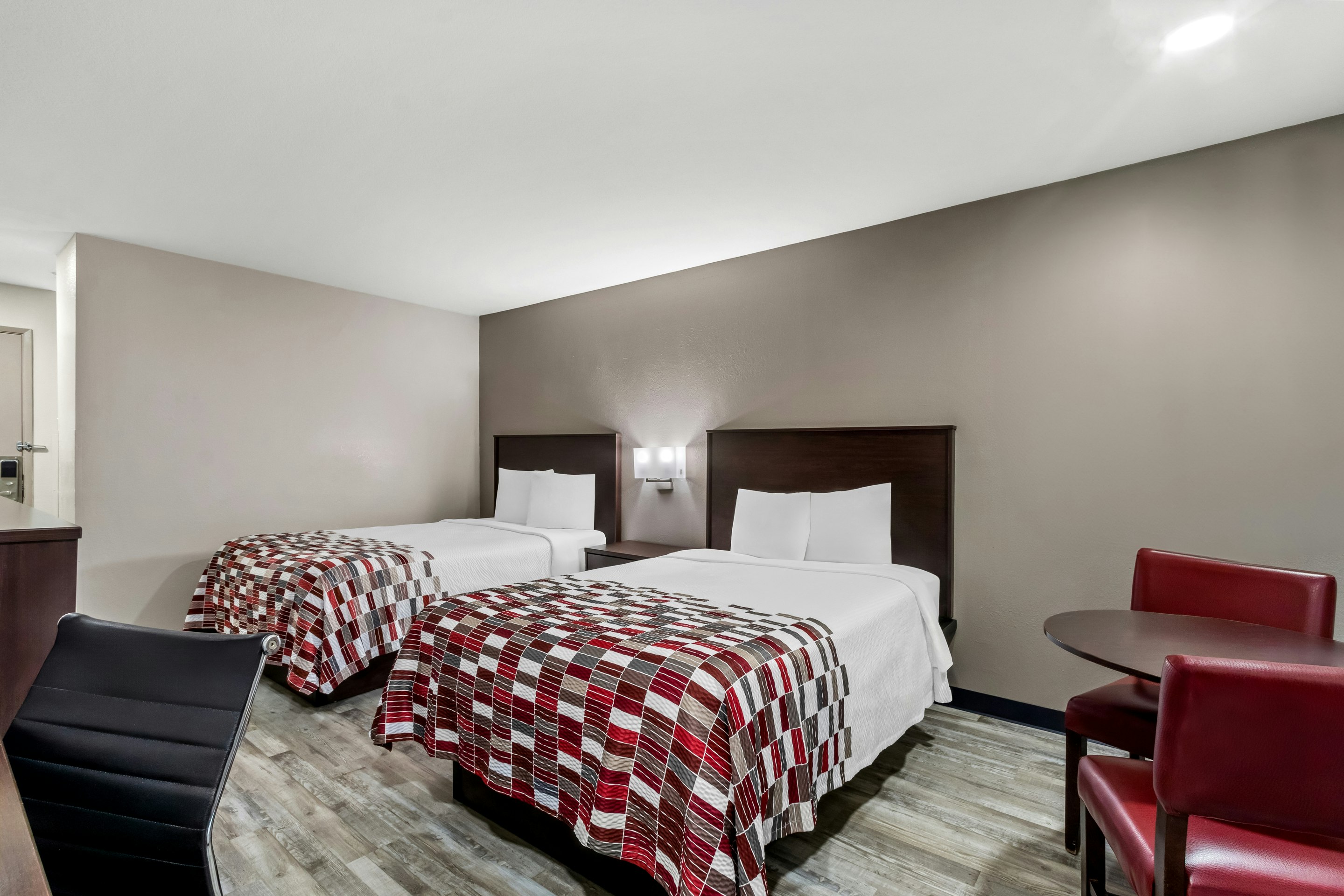 Deluxe 2 Full Beds Smoke Free
