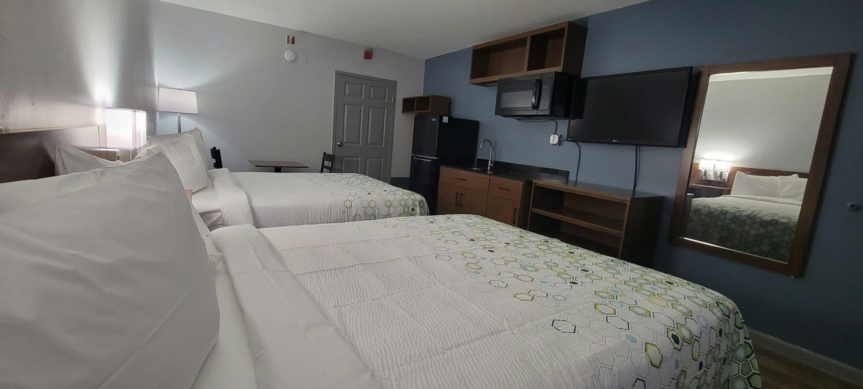 ADA Accessible Studio 2 Queen Beds Non-Smoking