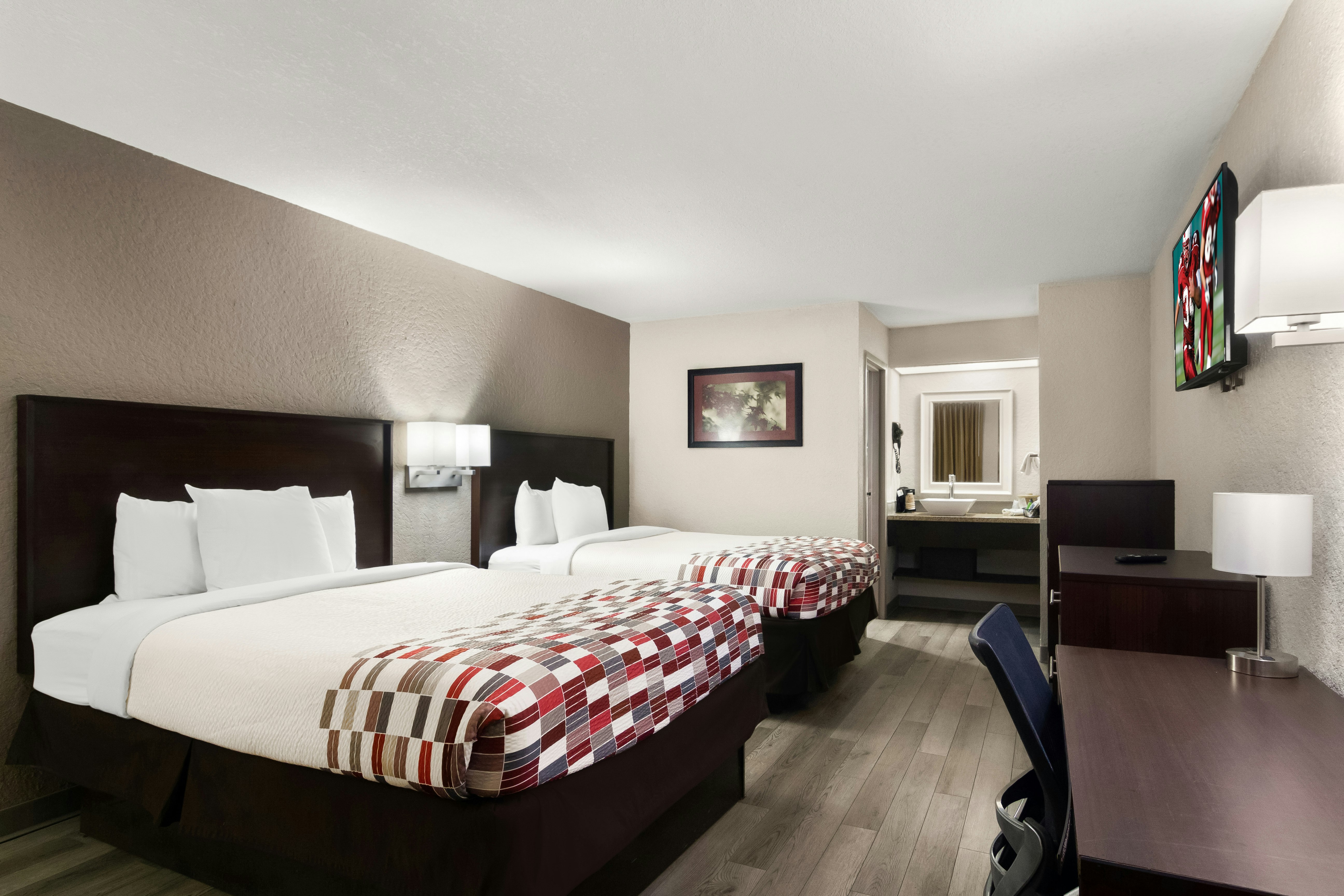 Deluxe 2 Queen Beds Non-Smoking