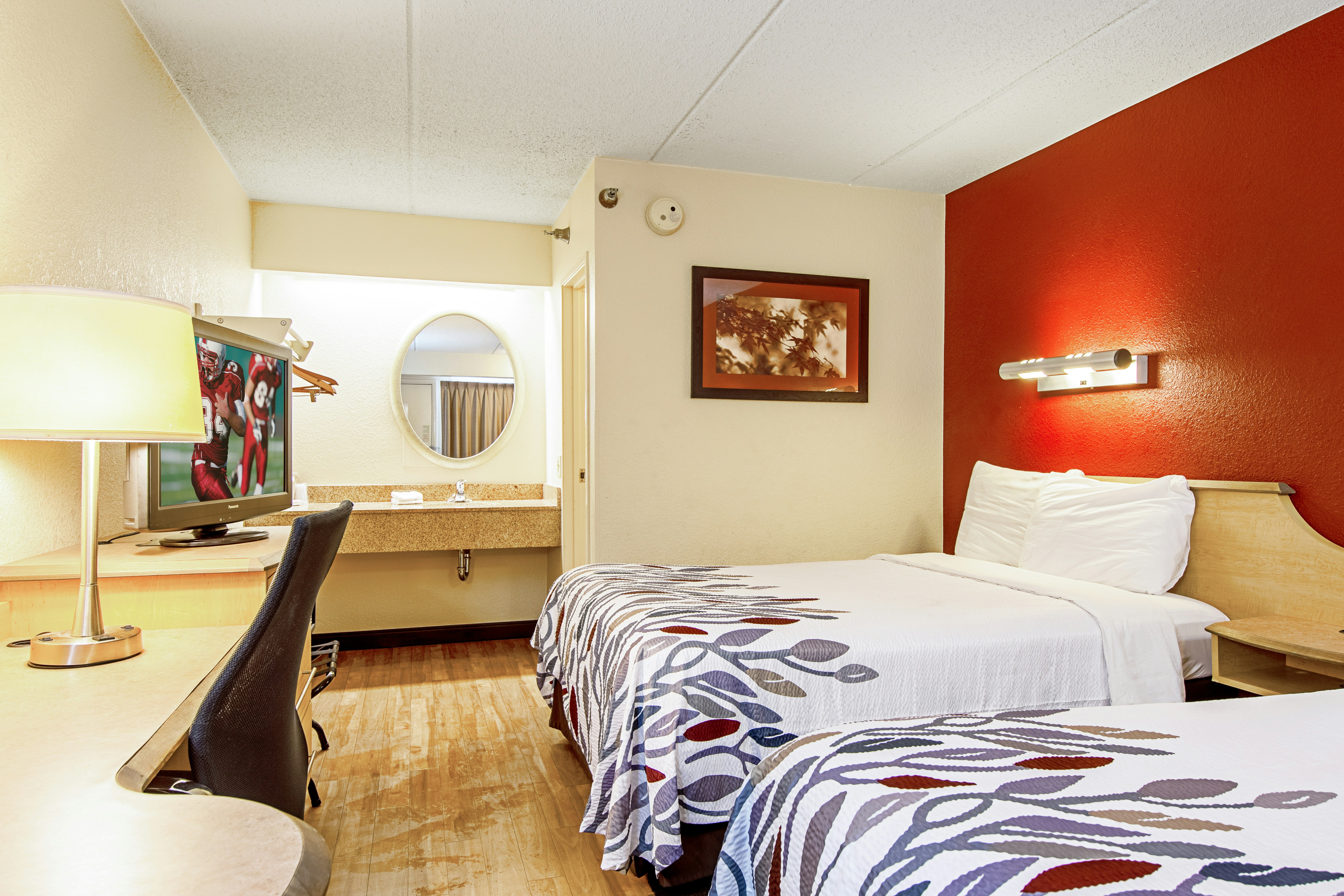 Deluxe 2 Full Beds Smoke Free