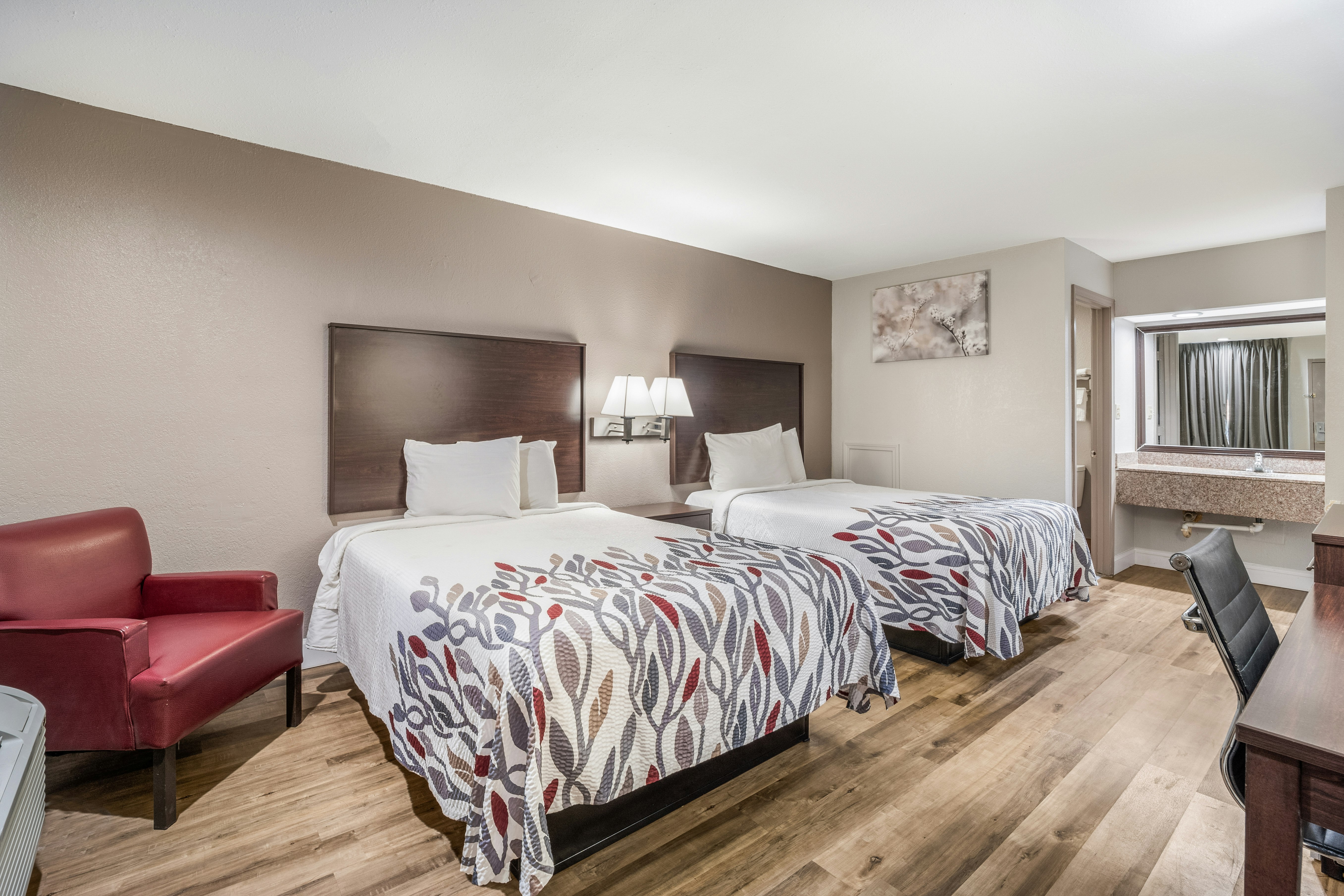 Deluxe 2 Full Beds Non-Smoking