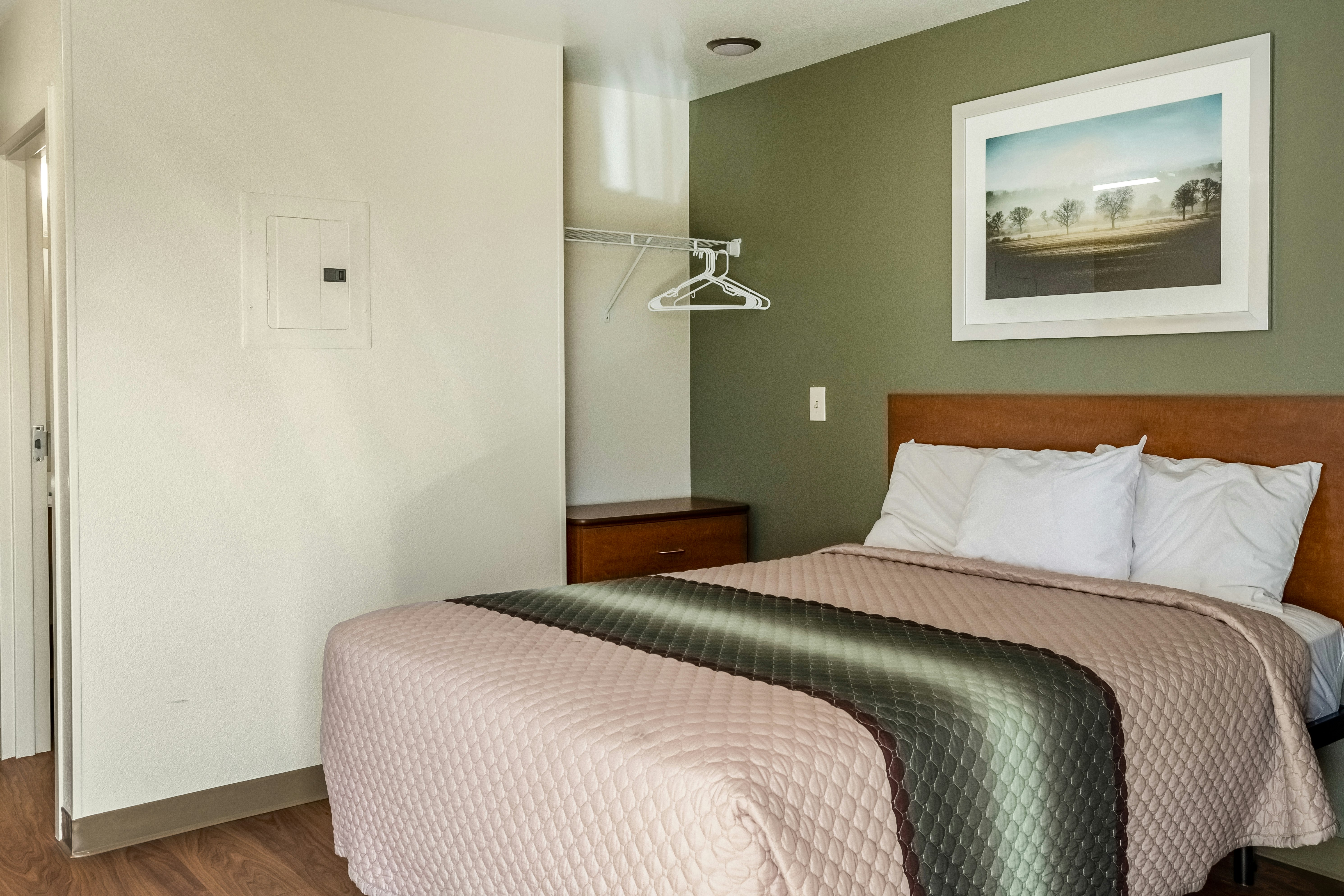 HomeTowne Studios Eugene – Springfield