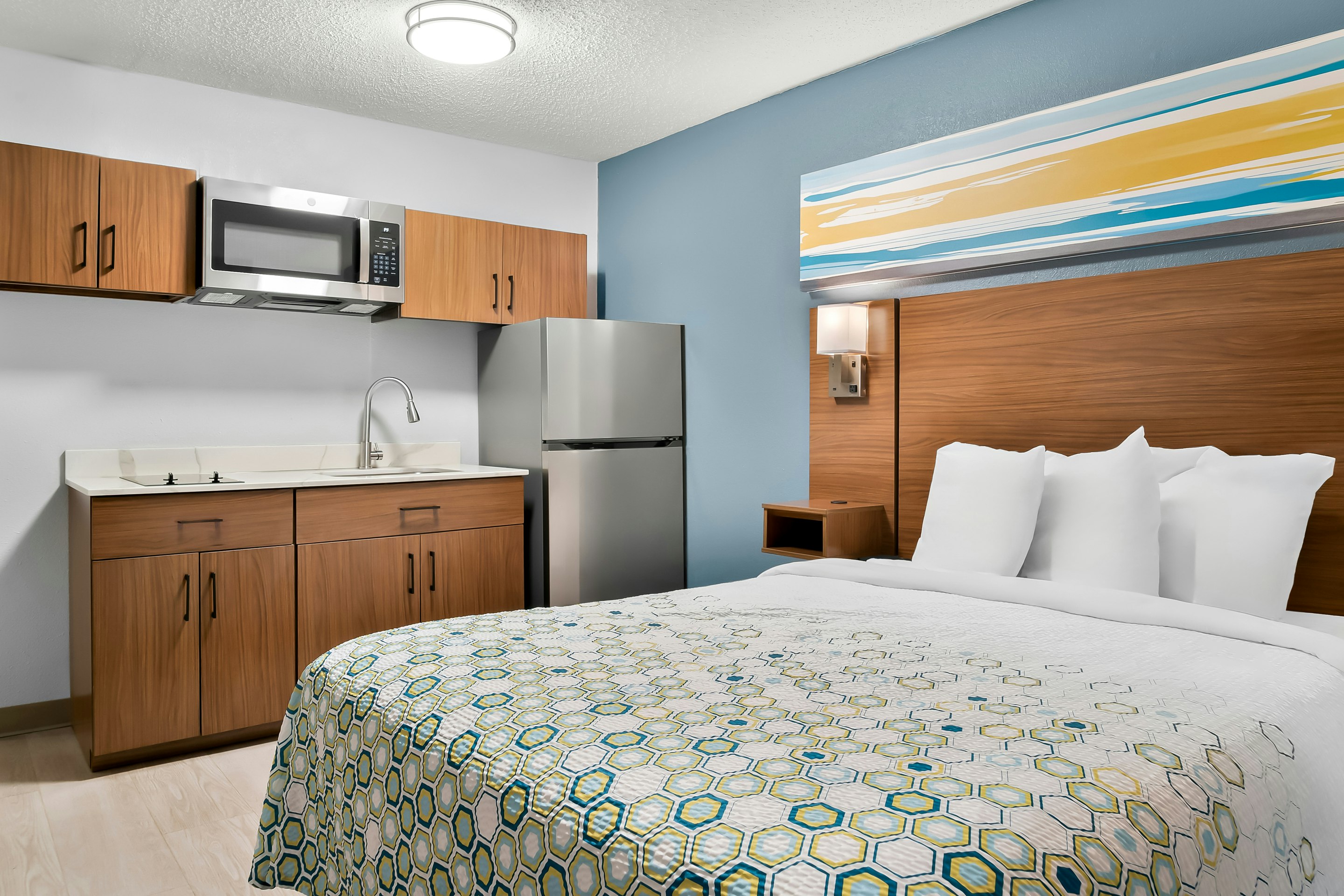 Suite 1 Queen Bed Non-Smoking