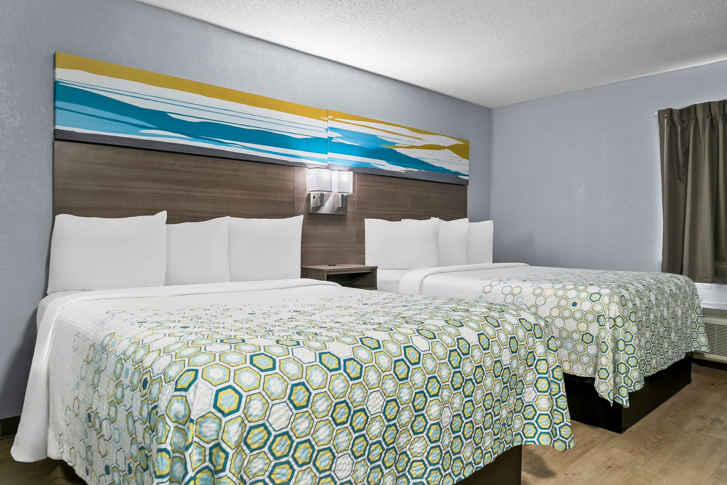 Studio 2 Queen Beds Non-Smoking