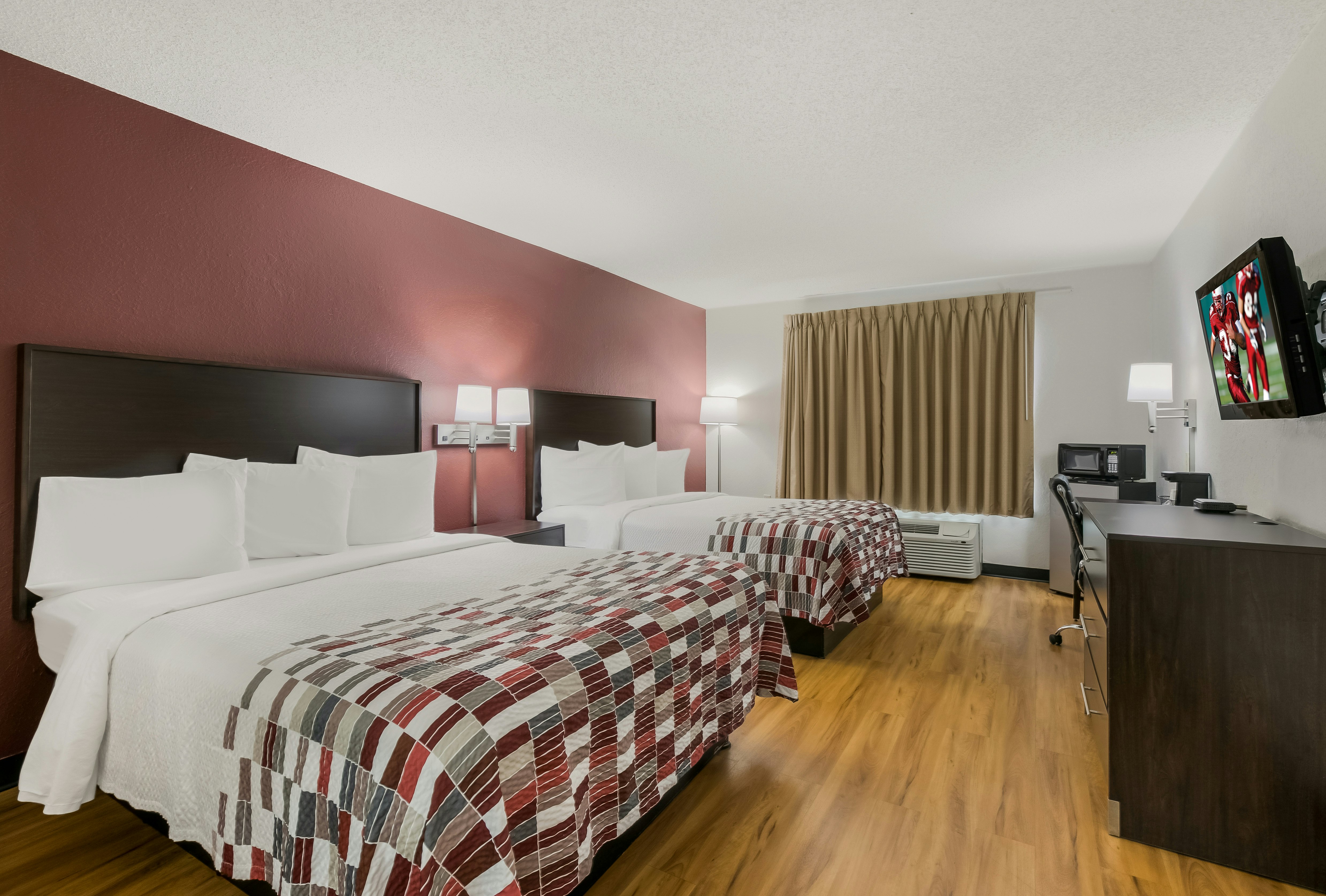 Deluxe 2 Queen Beds Non-Smoking