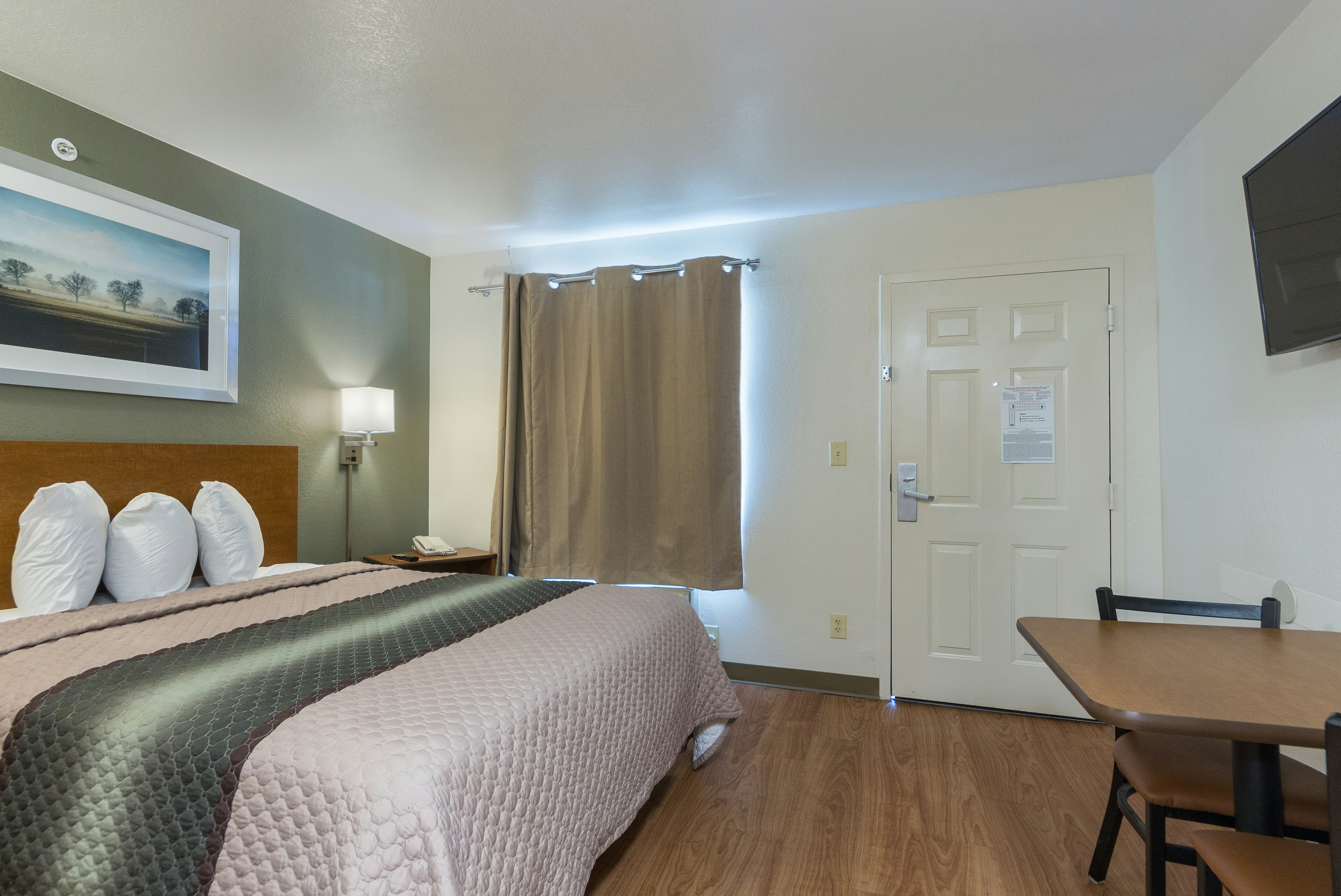 HomeTowne Studios Dallas – Irving