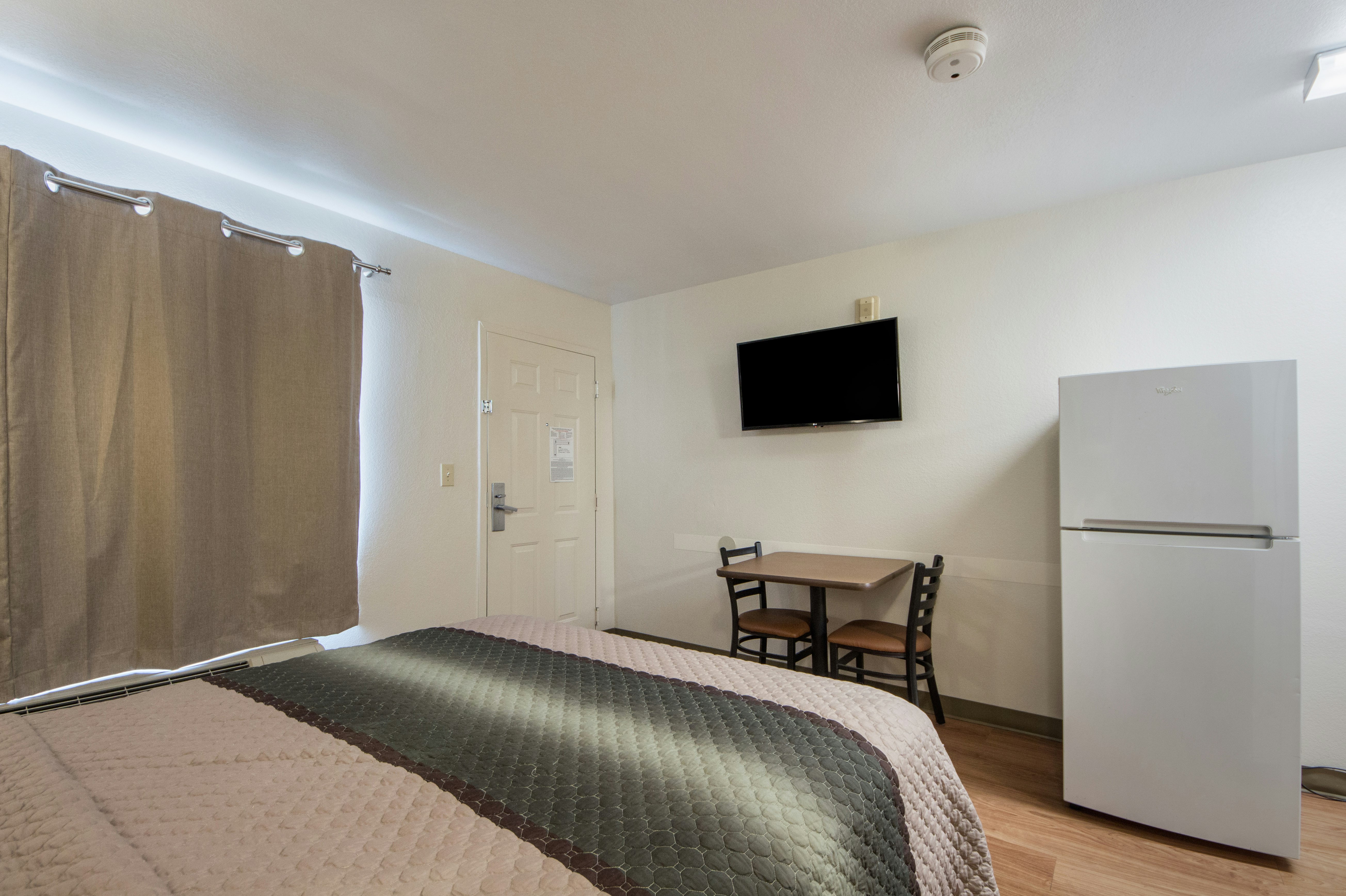 HomeTowne Studios Dallas – Irving