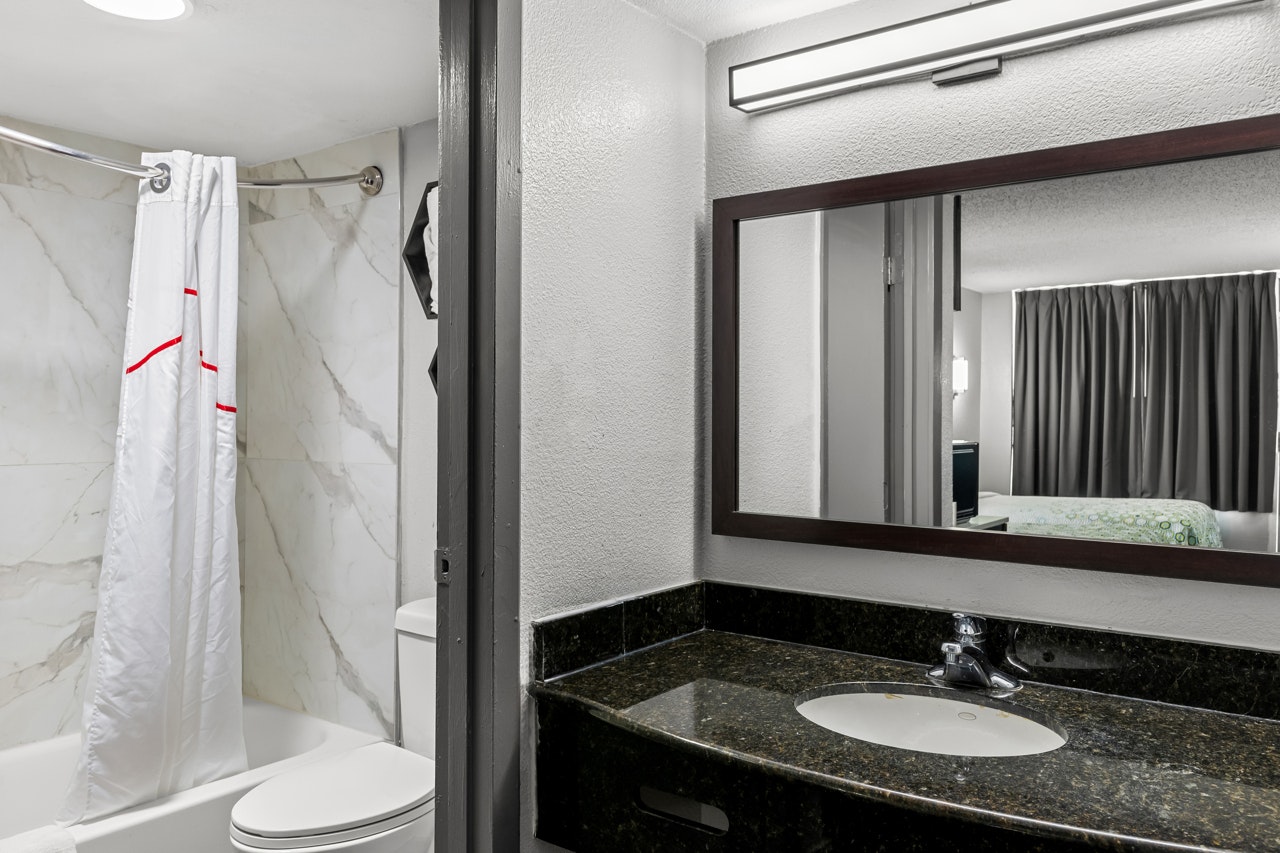 HomeTowne Studios Richmond – Airport/ Sandston