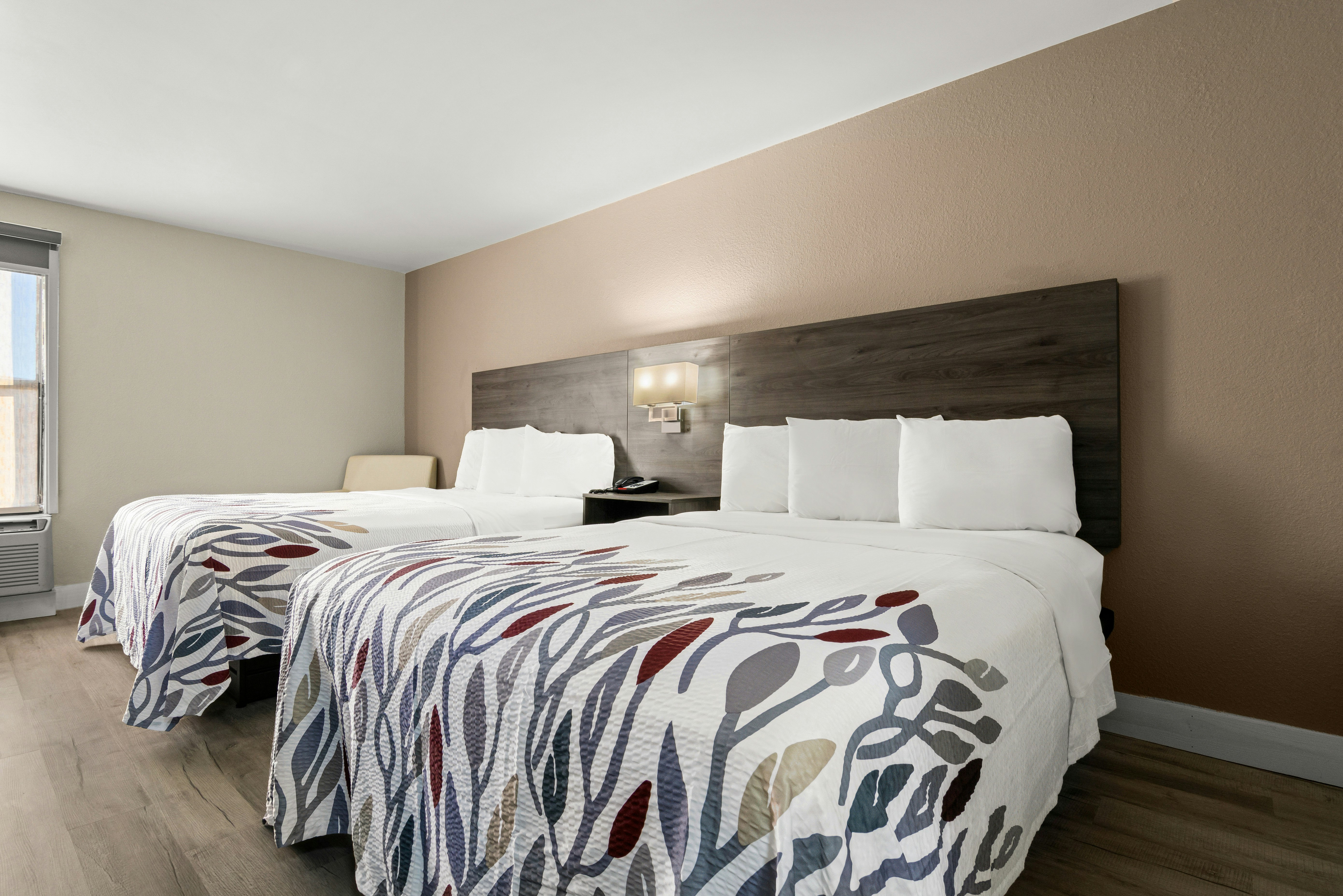 Deluxe 2 Queen Beds Non-Smoking