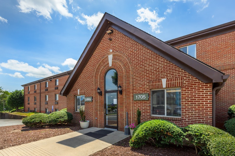 HomeTowne Studios Suites Greensboro
